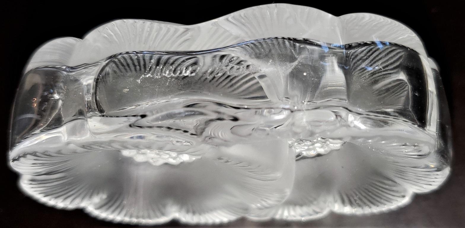 Lalique Double Daisy Perfume Bottle In Good Condition In Dallas, TX