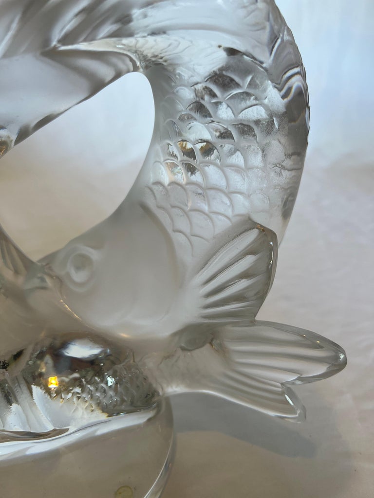 Lalique Double Fish Sculpture In Excellent Condition For Sale In Beverly Hills, CA