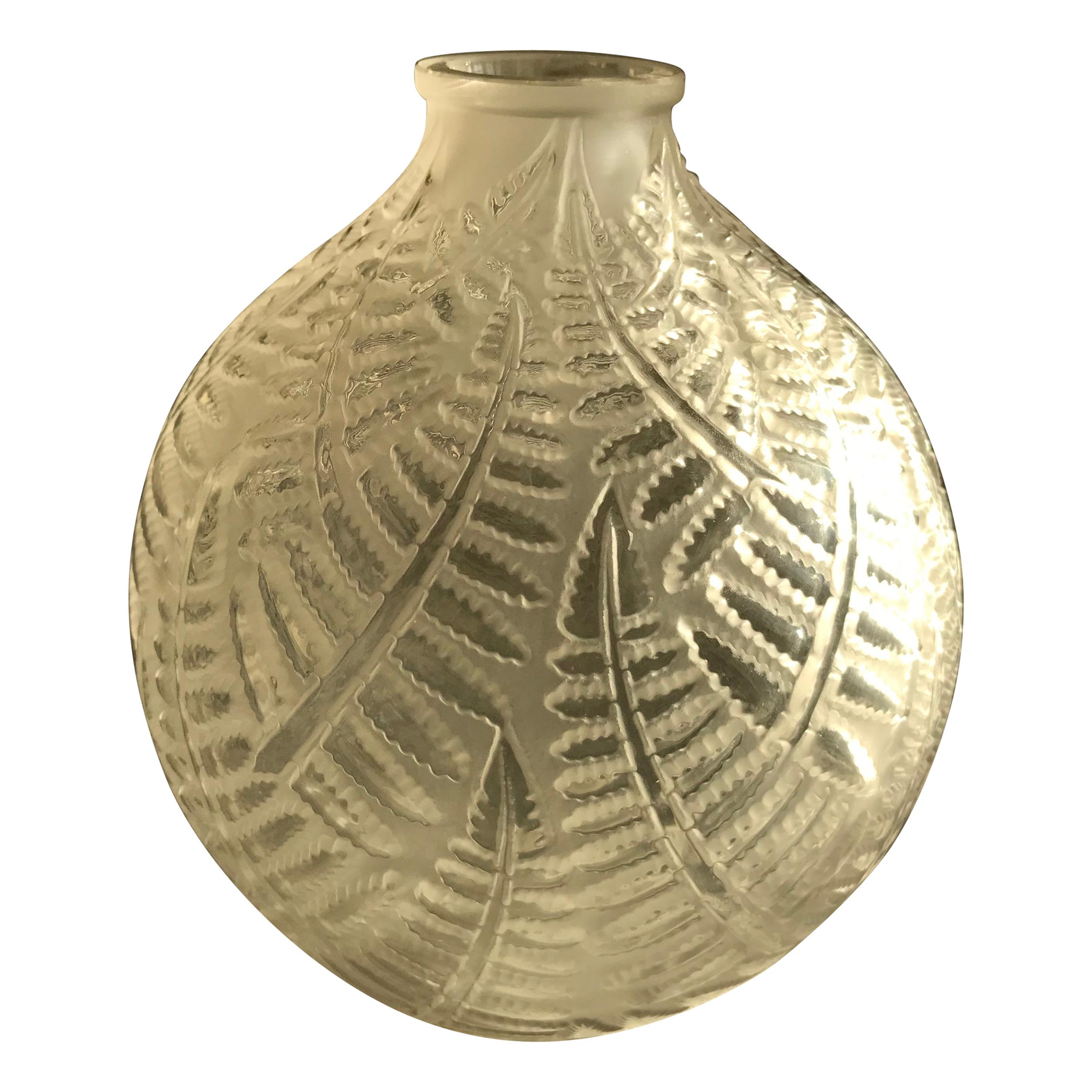 Lalique “Espalion” Soufflé-Moule Frosted Glass Vase, Naturalistic Fern Motif For Sale
