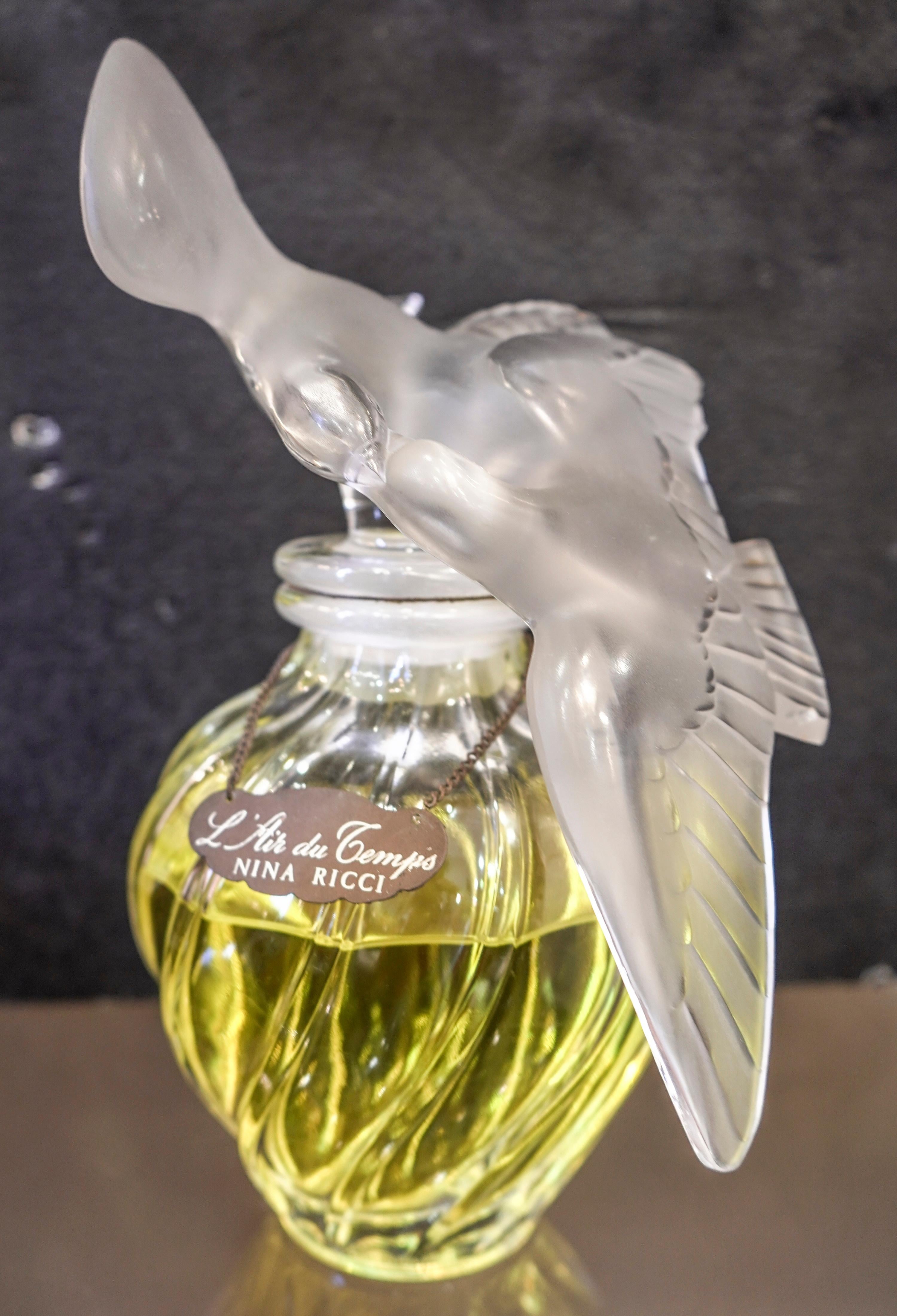 Lalique Ficticio  L, air Du Temps Large Blown Glass Bottle of Fake Perfume, 1960s 2