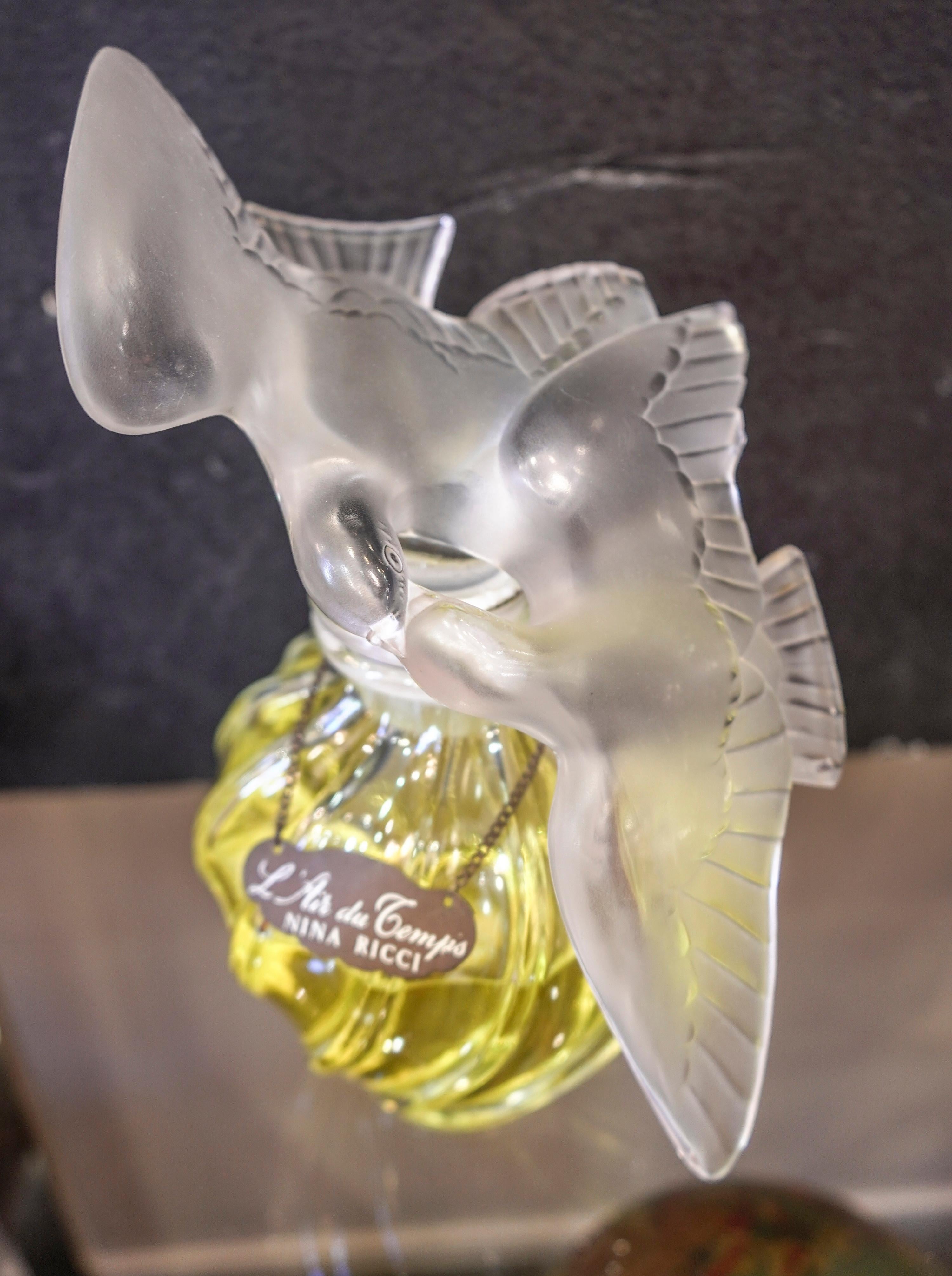 Lalique Ficticio  L, air Du Temps Large Blown Glass Bottle of Fake Perfume, 1960s 3