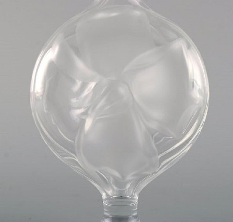 French Lalique Flacon in Clear and Frosted Art Glass, 1980s For Sale