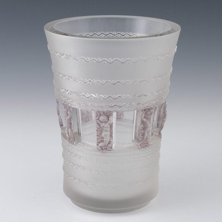 Metà XX secolo Vaso Lalique Florence Marcilhac 10-907 in vendita