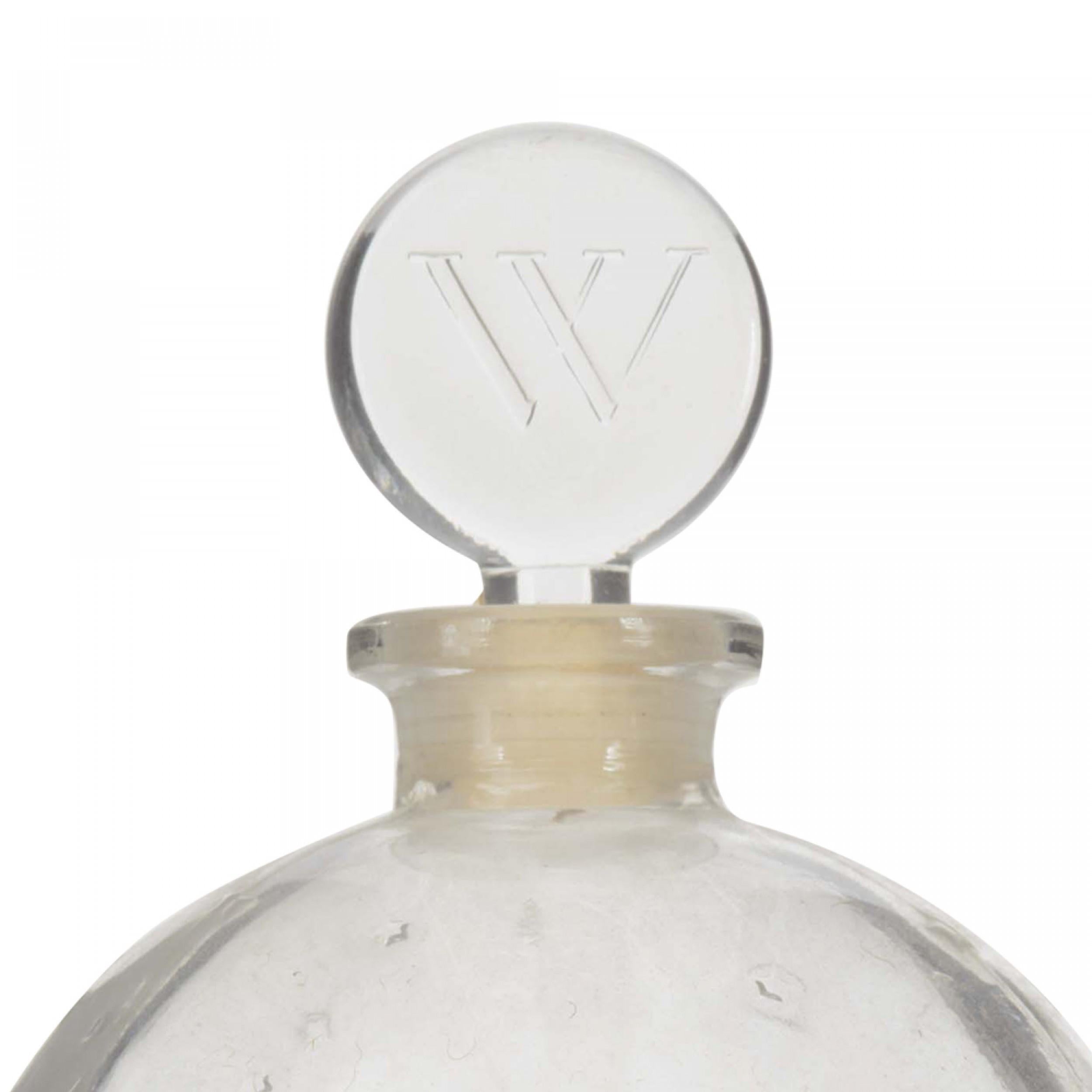 Français Flacon de parfum Art Déco français en forme d'étoile surélevée Lalique pour Worth en vente