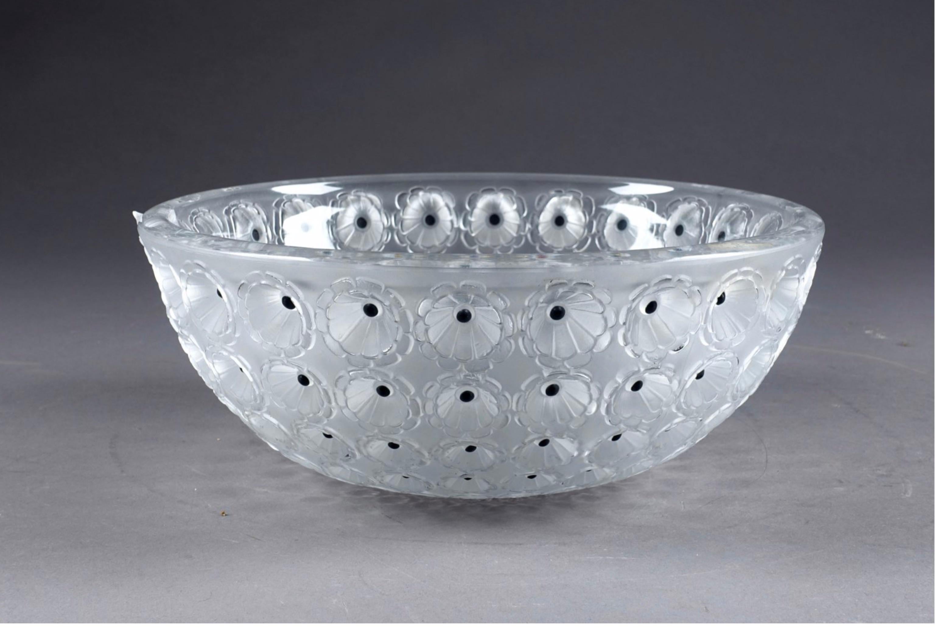 Fin du 20e siècle Lalique Fr :  Coupe « Nemours », 1929