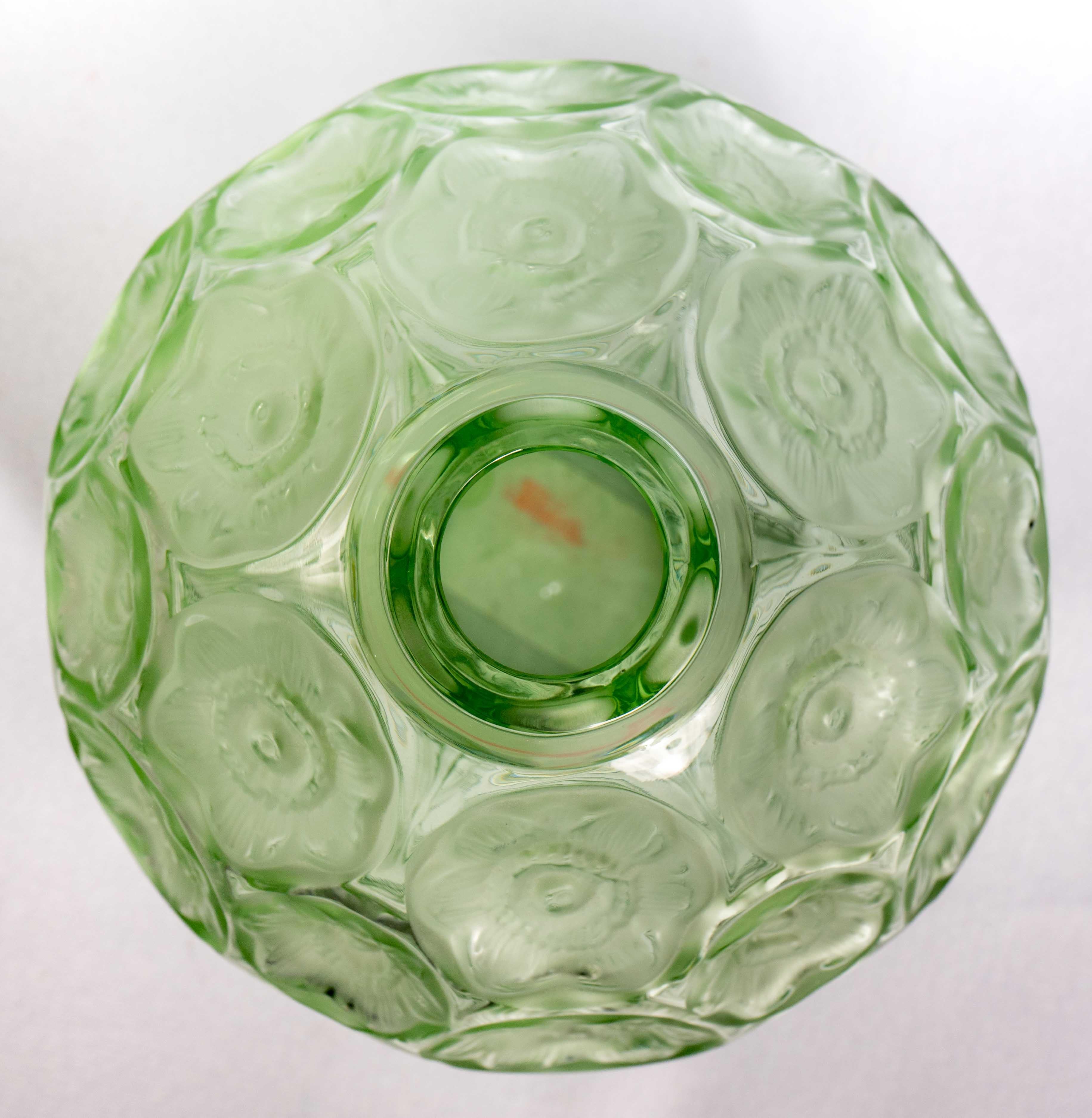Art Deco Lalique France Anémones Vase in Light Green Green Crystal as New in Box
