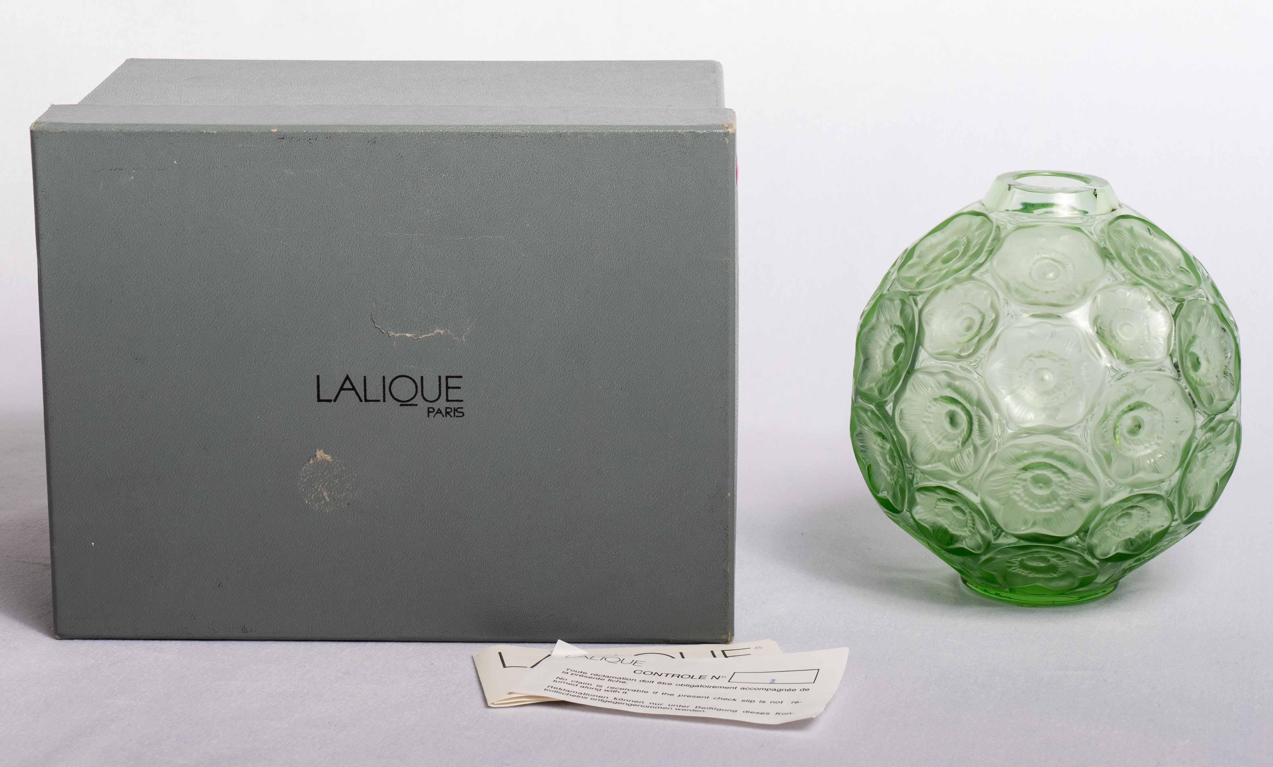 Lalique France Anémones Vase in Light Green Green Crystal as New in Box 1