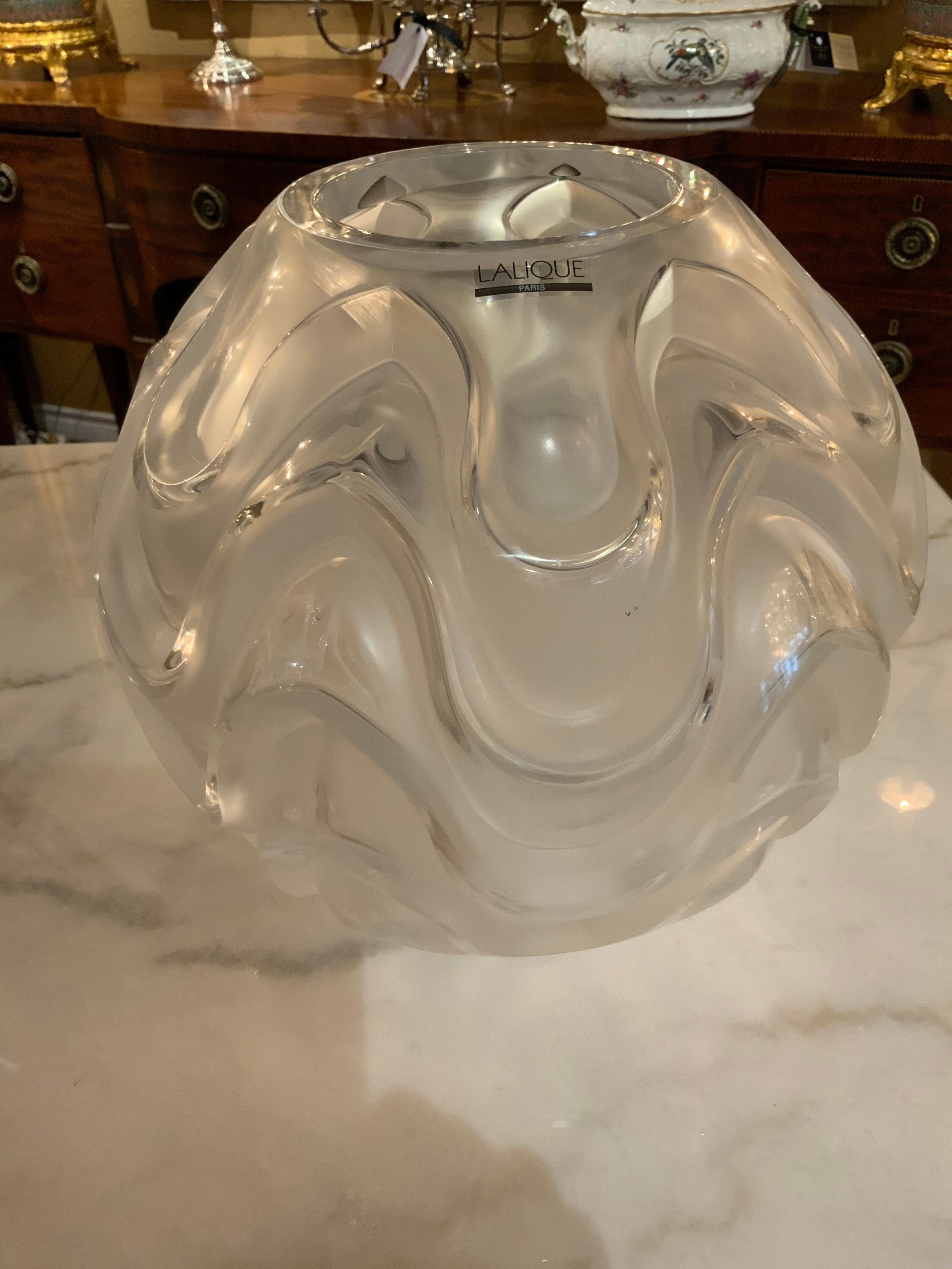Vase Vibrations en verre d'art français Lalique Excellent état - En vente à Houston, TX