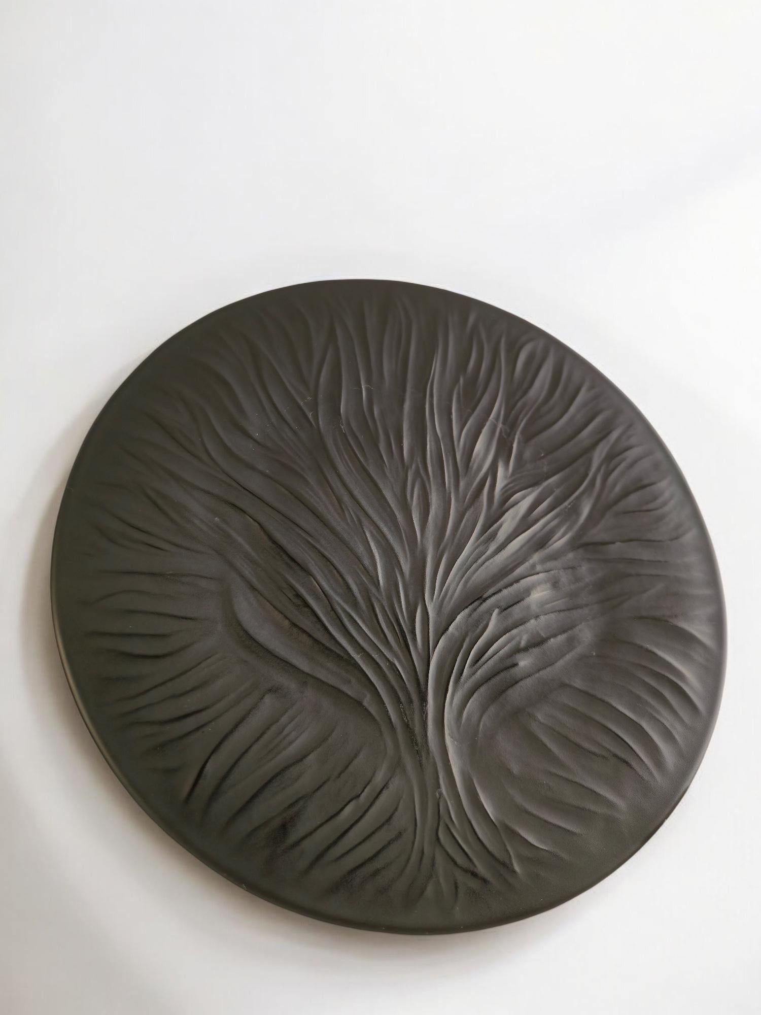 Lalique France Black Crystal ‘Algues’ Tree of Life Plate In Good Condition For Sale In Kingston, NY