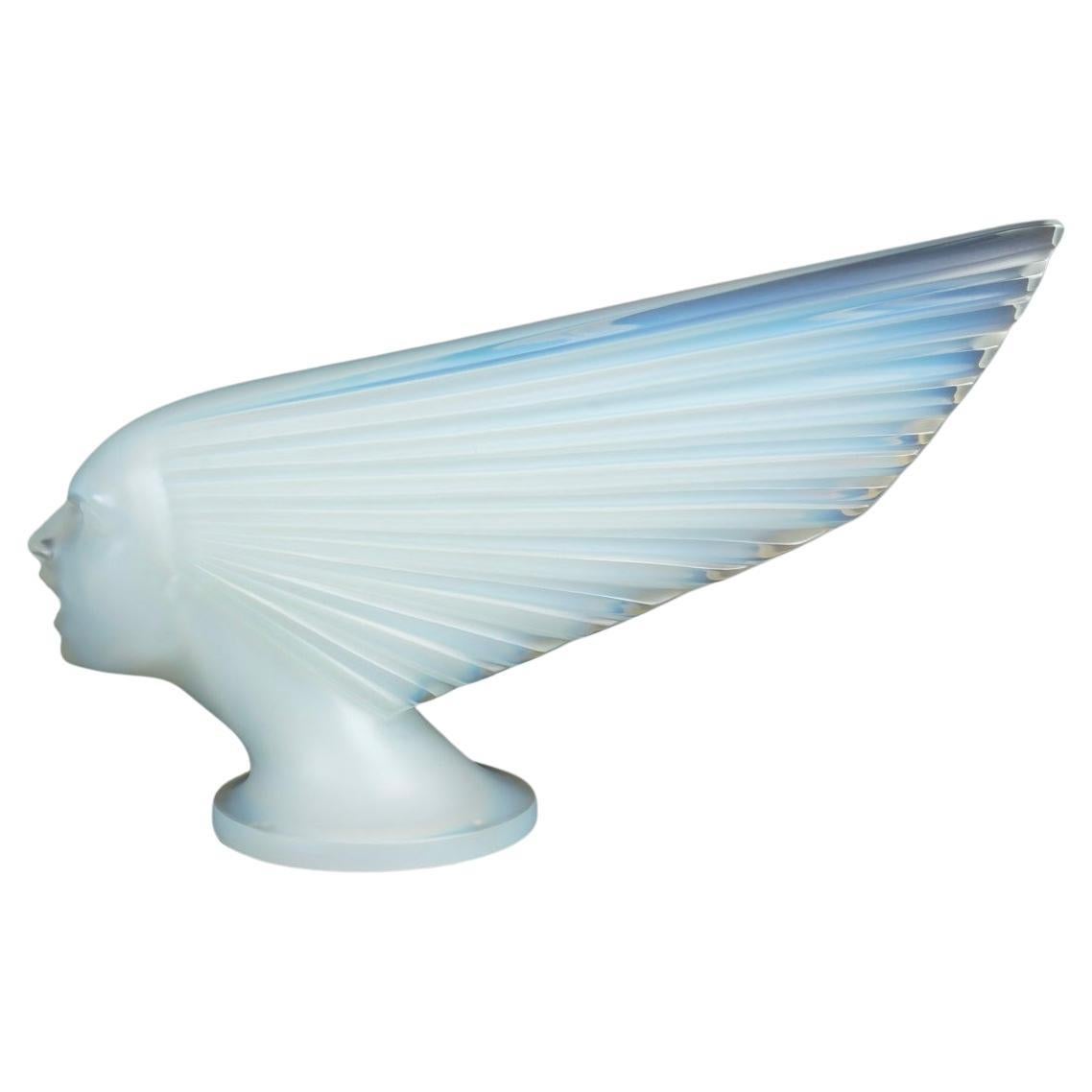 Lalique France - Car Mascot Hood Ornament Victoire Opalescent Crystal - NEW in vendita