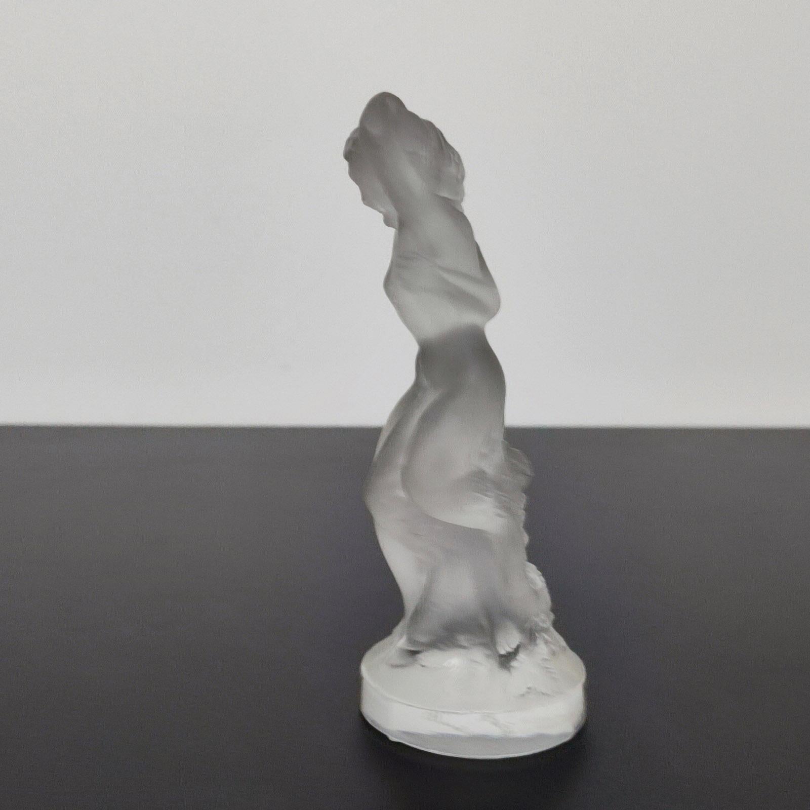 Milieu du XXe siècle Lalique France Crystal Le Faune dansant Nude Lovers Pan & Nymph Figurine en vente