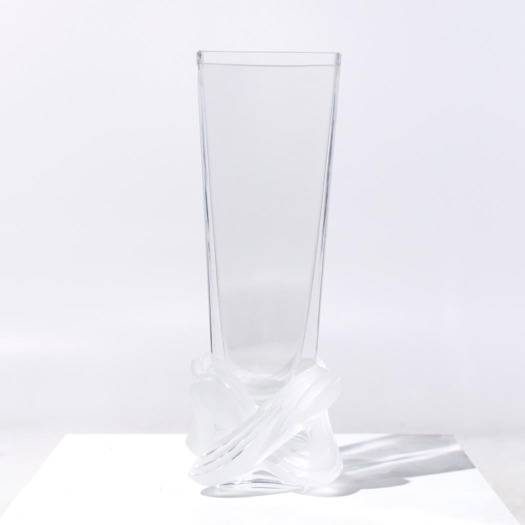 Français Vase Luca en cristal de Lalique France en vente