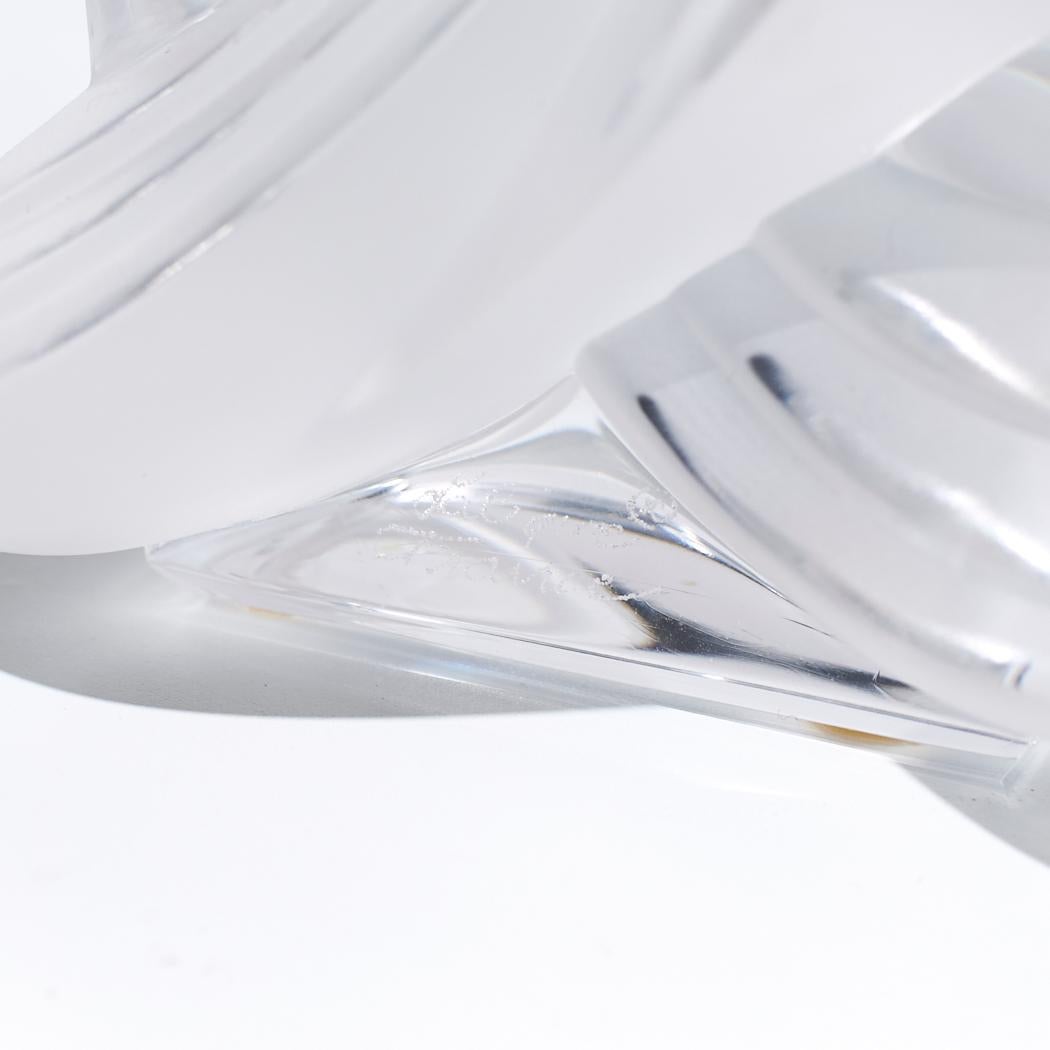 Cristal Vase Luca en cristal de Lalique France en vente