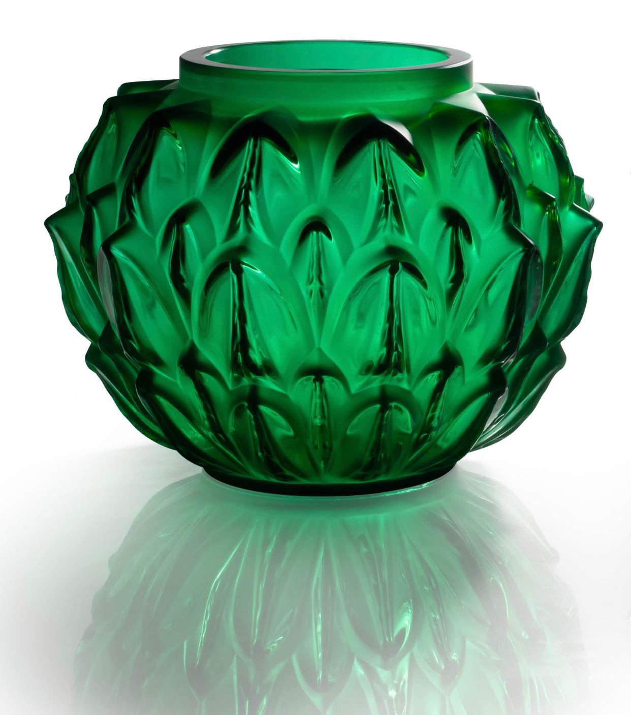 Molded Lalique France Cynara Vase in Emerald Green Crystal as New in Box, Leaves