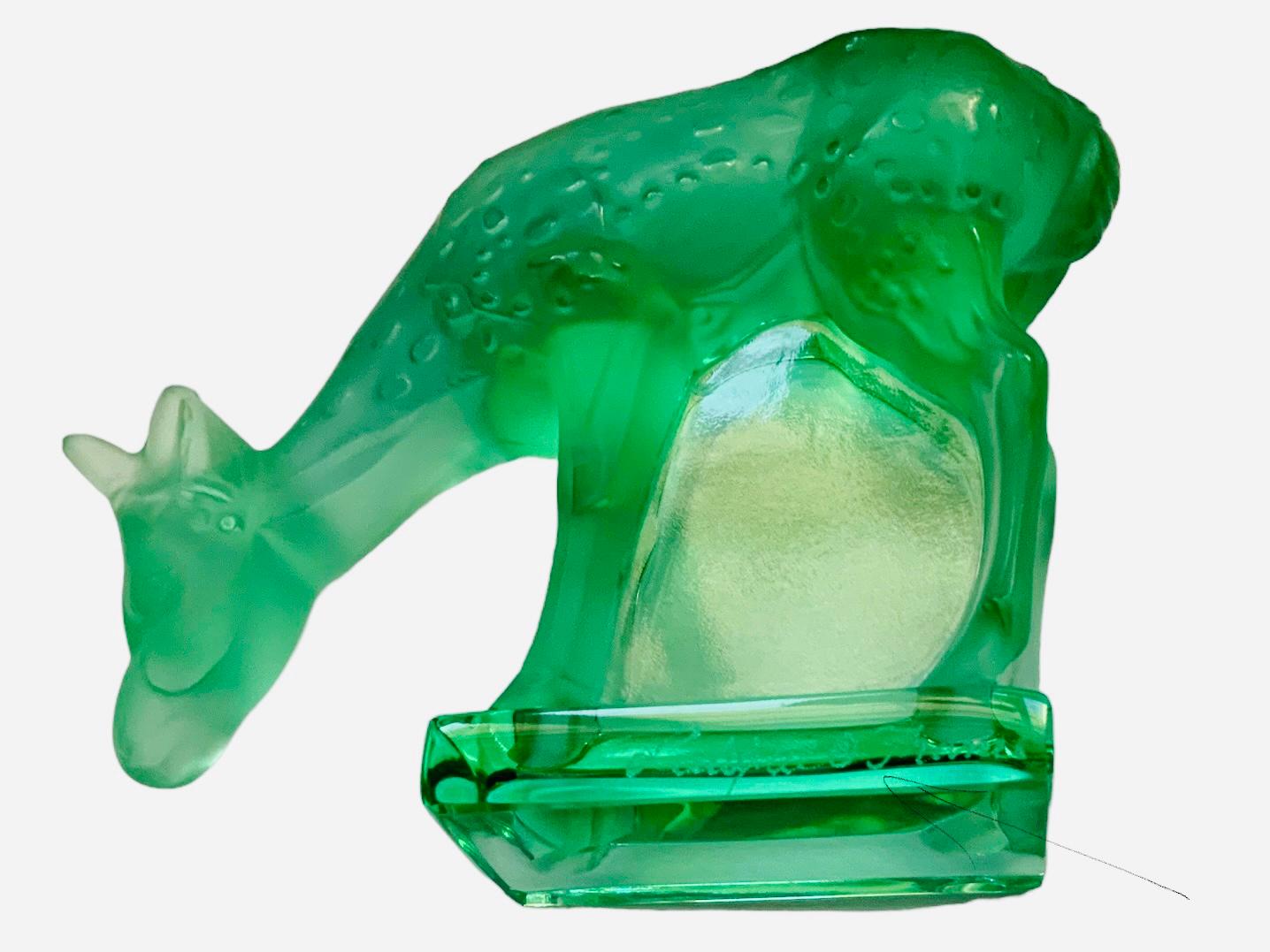 Lalique Frankreich Milchkristall Hirsch-Skulptur aus Kristall  im Zustand „Gut“ im Angebot in Guaynabo, PR