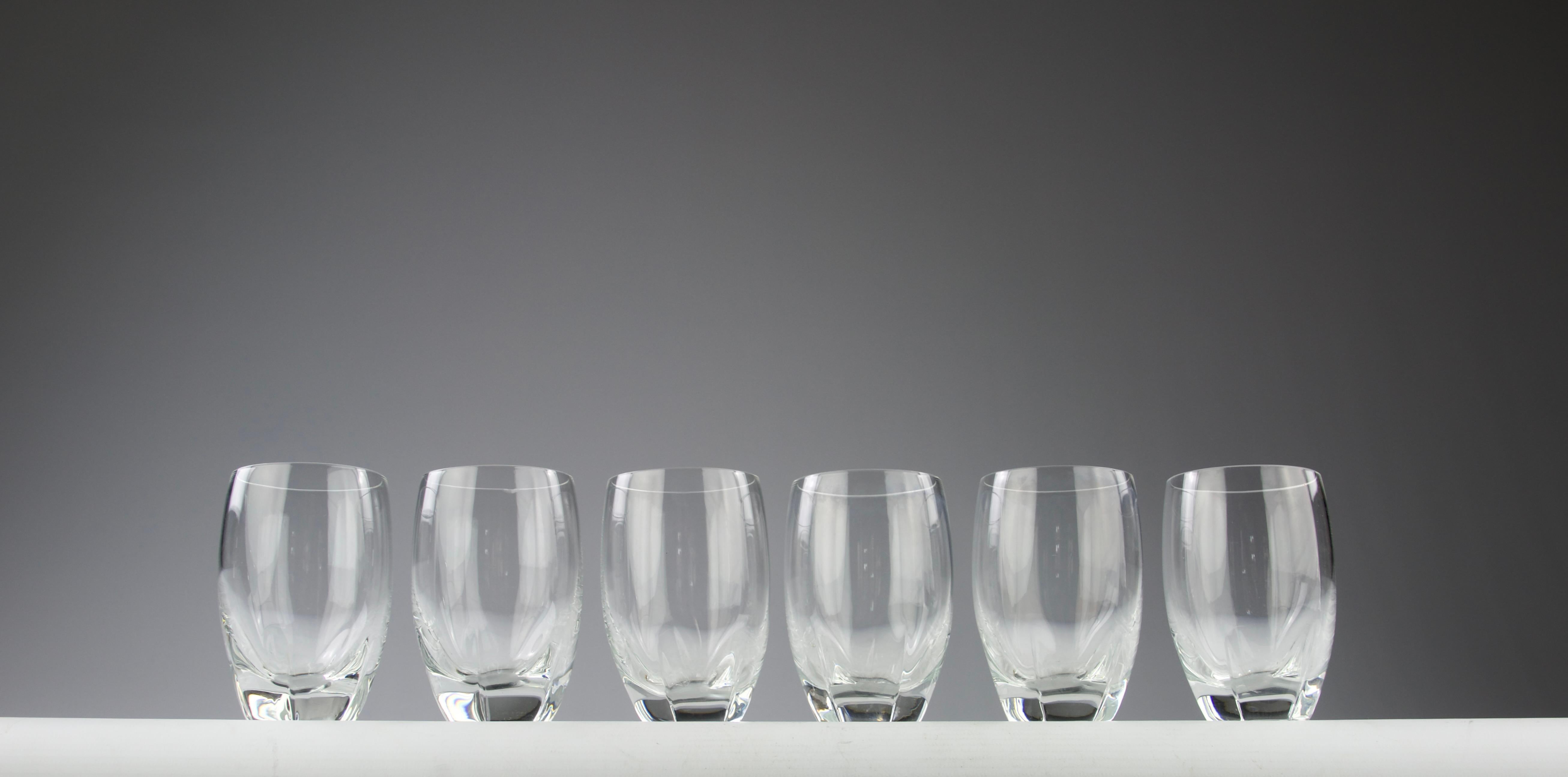 Juego de cinco copas de vino blanco Lalique France 'Highland'.

En excelente estado, uno con pequeño desconchón.

Dimensiones en cm ( A x P ) : 9.4 x 6.5

Envío seguro