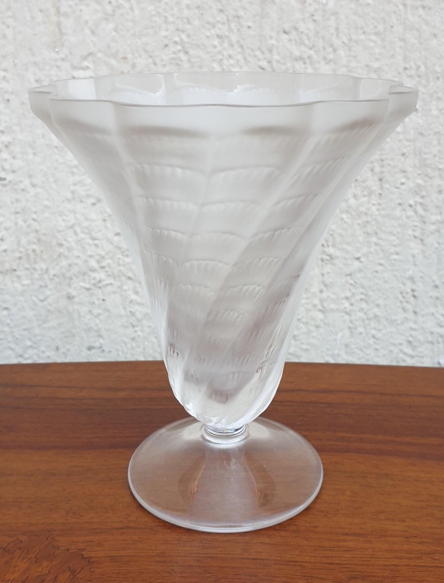 French Lalique France, Ice Cream Bowl, 20th Century For Sale
