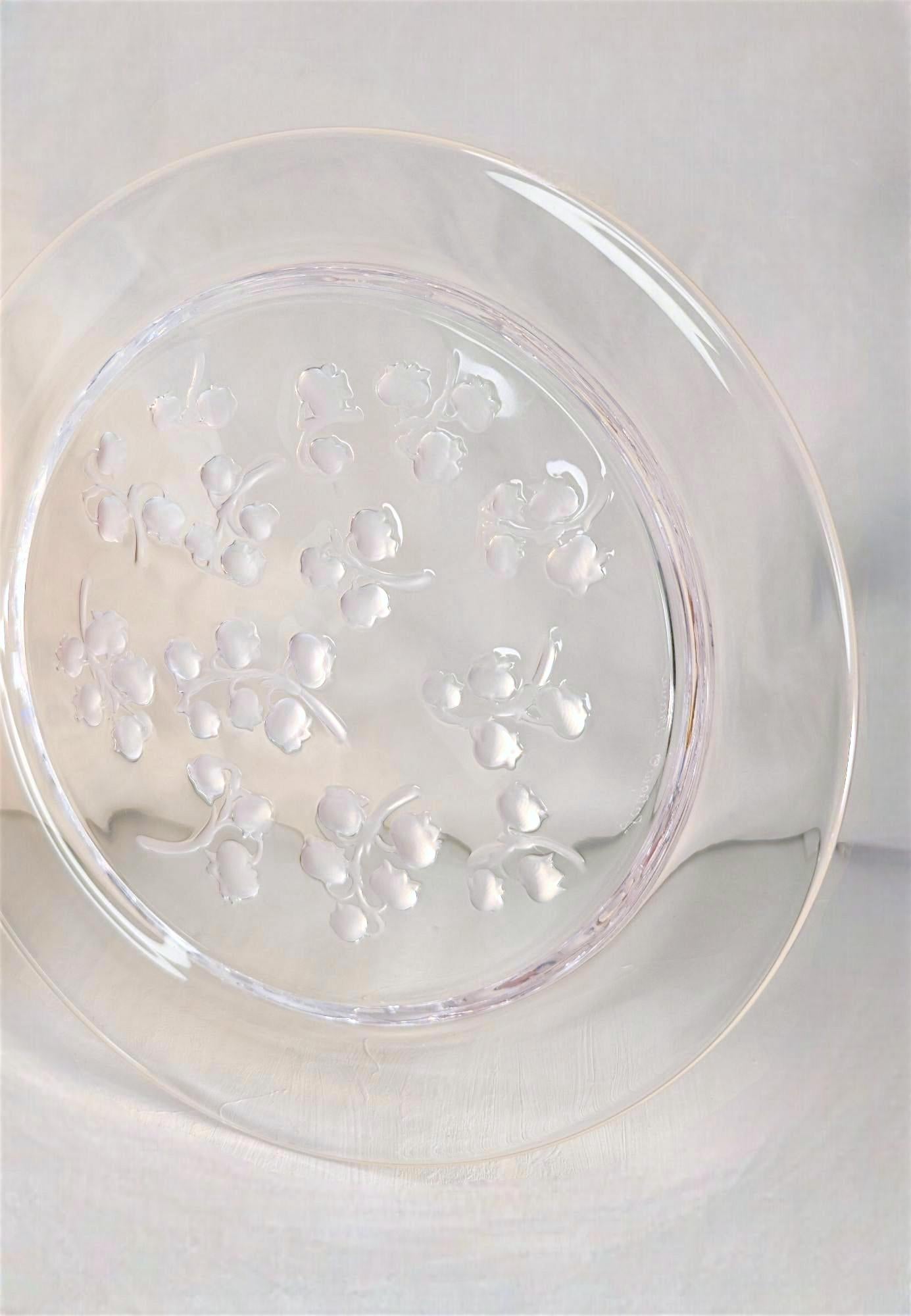 Lalique France 'Muguet' Frosted Crystal Lily of the Valley Plate In Excellent Condition For Sale In Kingston, NY