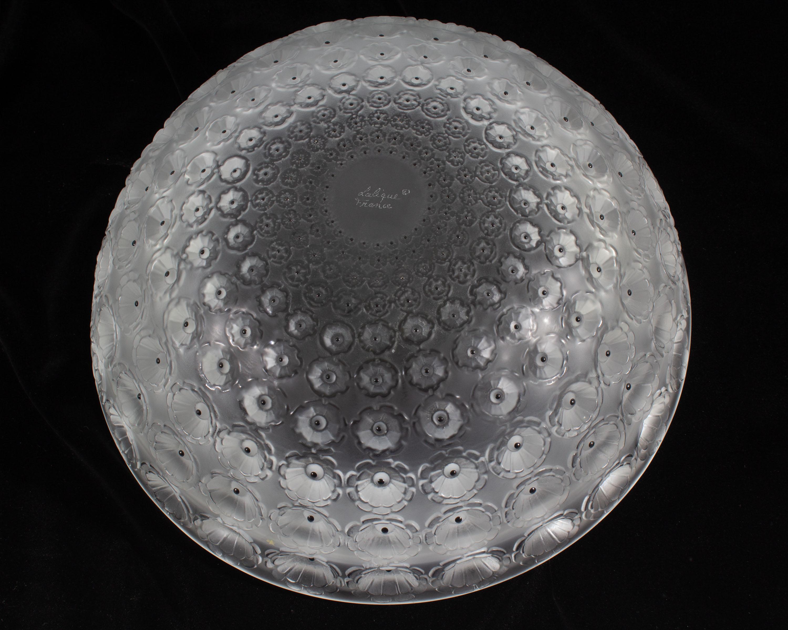 Lalique France “Nemours” Crystal Bowl In Good Condition In Indianapolis, IN