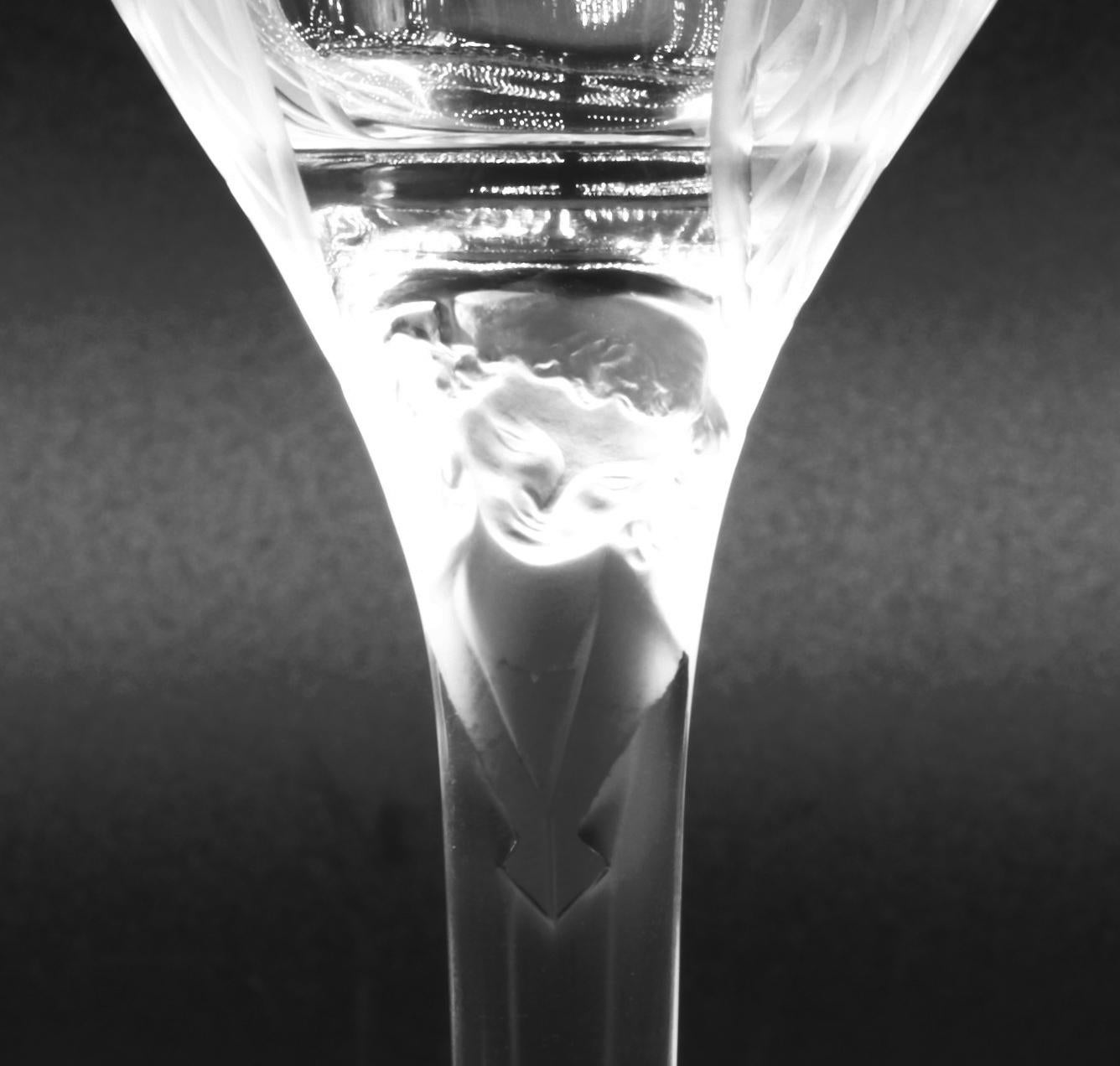 Lalique France, Pair of Champagne Glasses with Angel, 1945 In Excellent Condition For Sale In Saint-Amans-des-Cots, FR