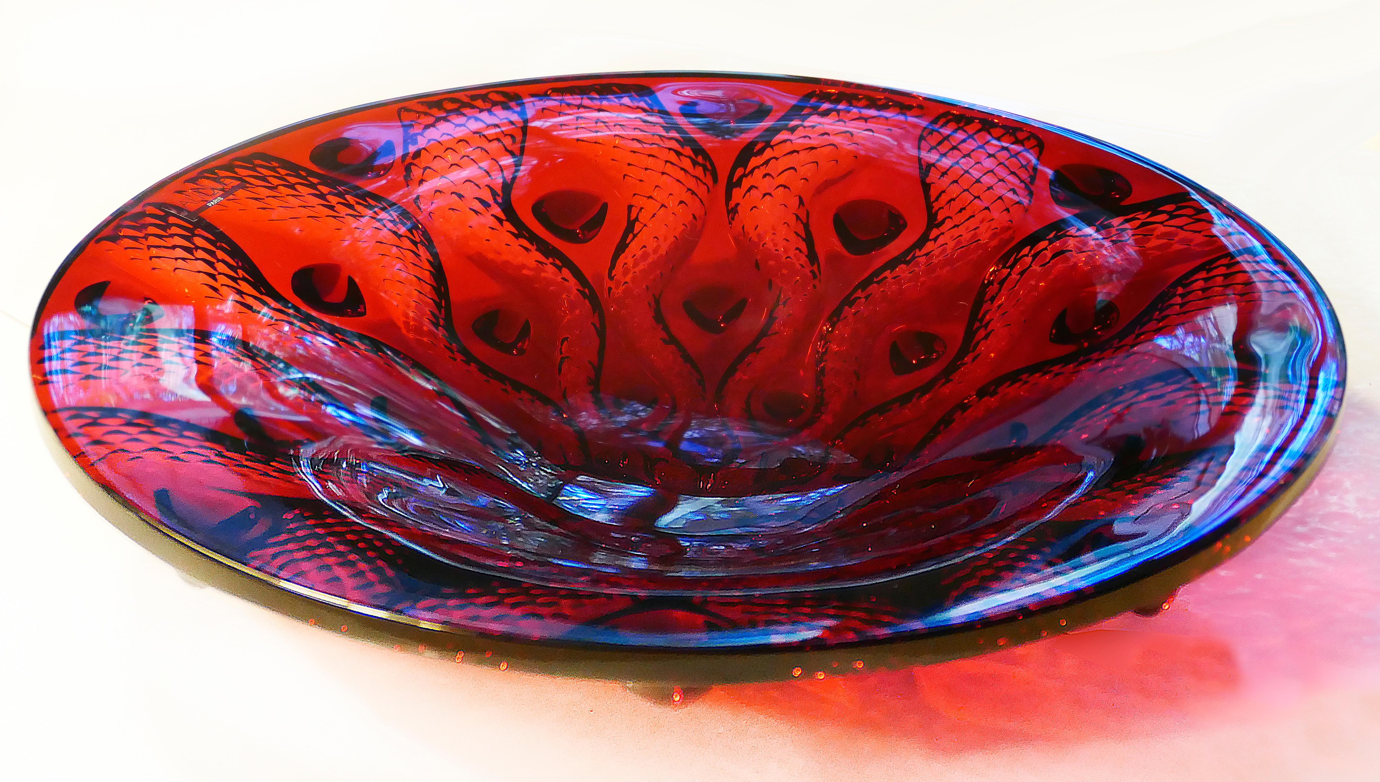 Lalique France Red Crystal Serpentine Centerpiece Bowl in the Box In Good Condition In Miami, FL