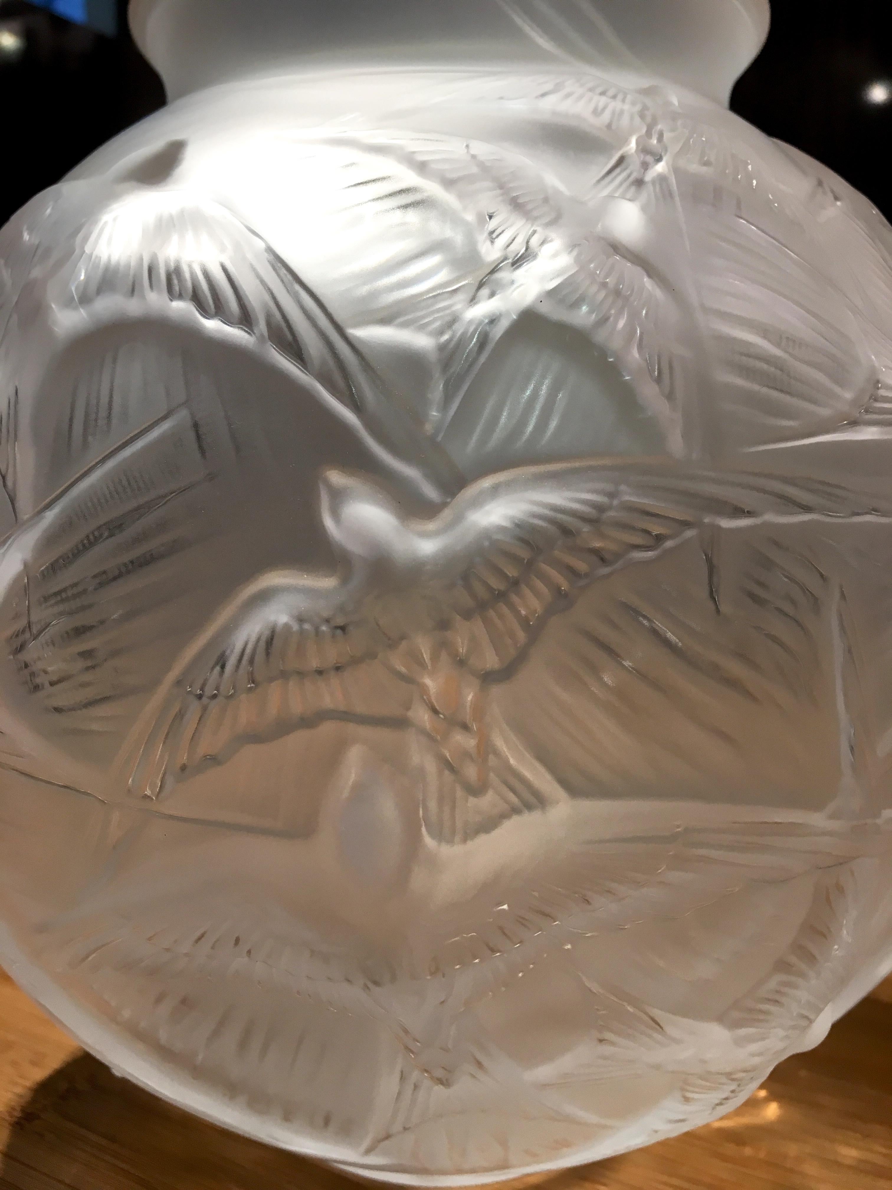 Lalique France, Swallow Vase, 2019 In New Condition For Sale In Tours, FR
