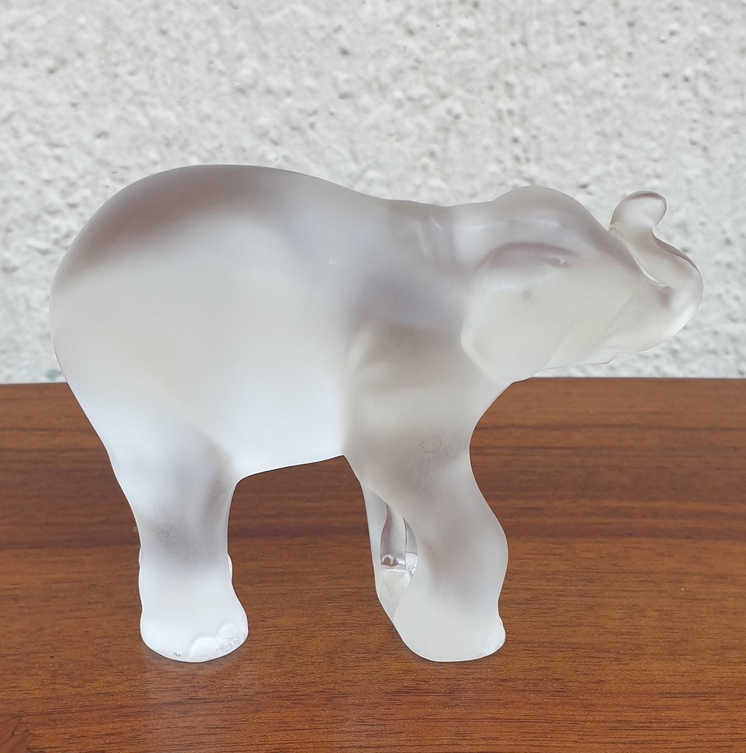 Lalique France, Timora Baby Elephant Figurine, 20th Century In Excellent Condition In MARSEILLE, FR