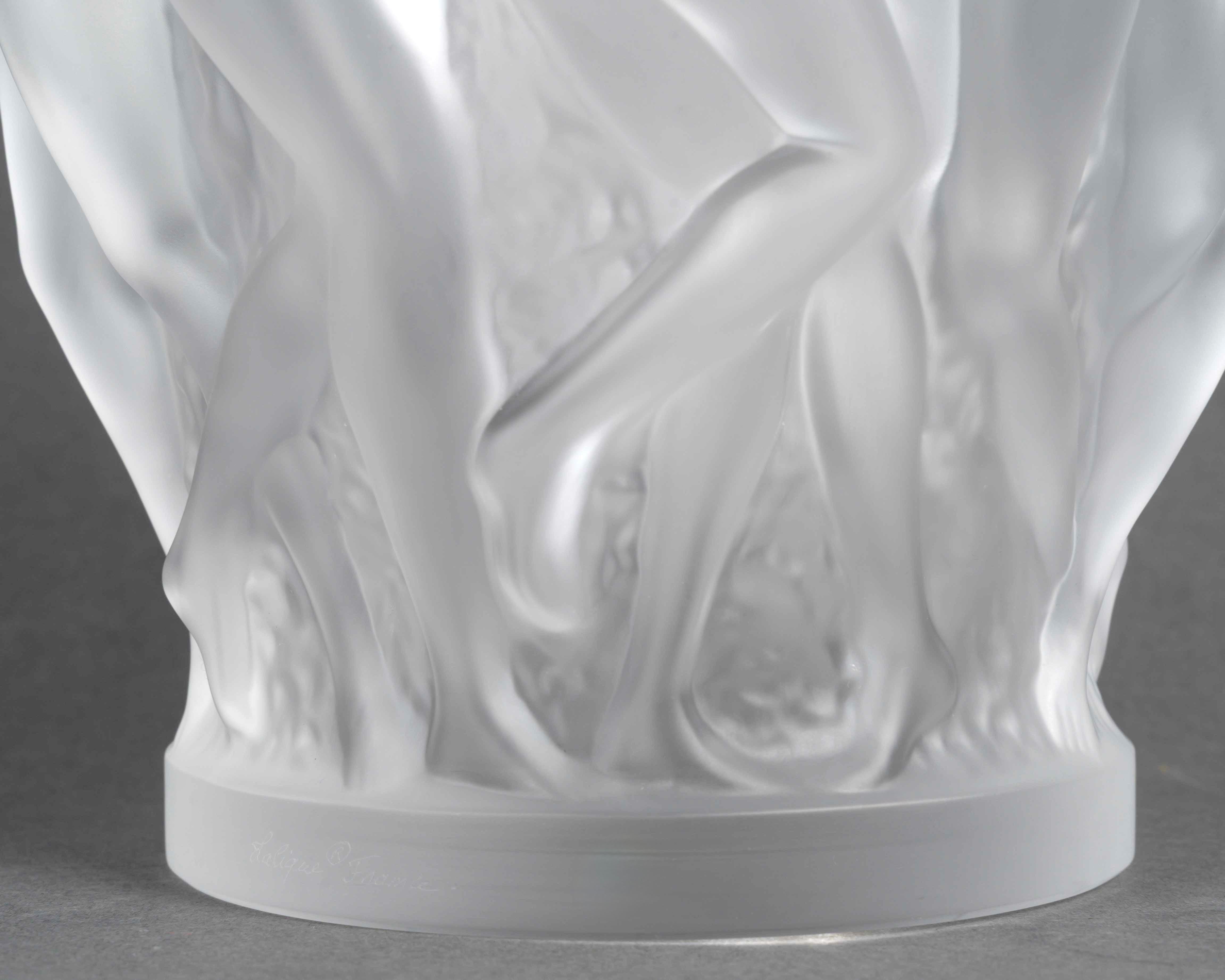 XXI secolo e contemporaneo Lalique France Vaso Bacchantes in cristallo smerigliato NUOVO IN SCATOLA CON TARGA in vendita