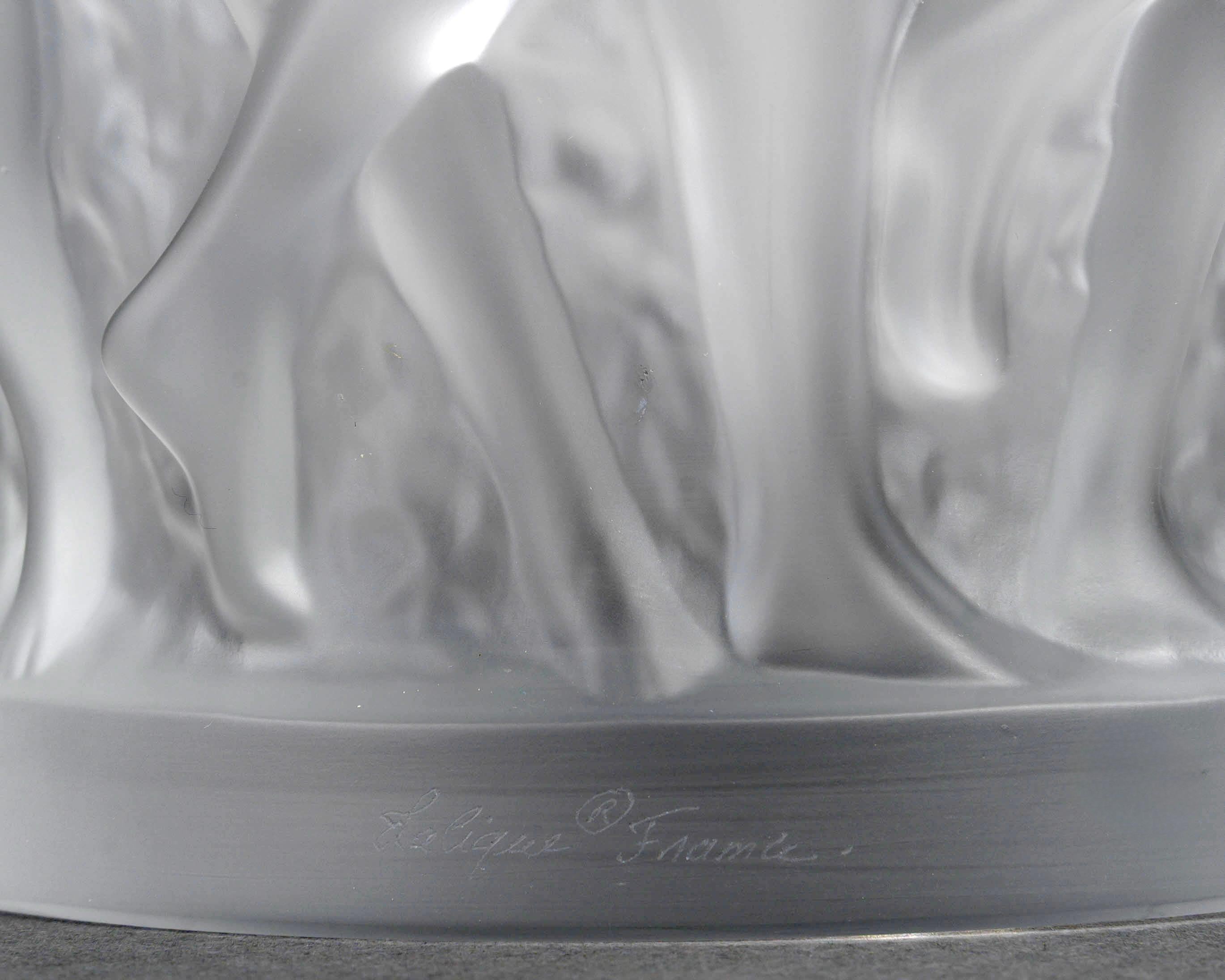 Cristallo Lalique France Vaso Bacchantes in cristallo smerigliato NUOVO IN SCATOLA CON TARGA in vendita