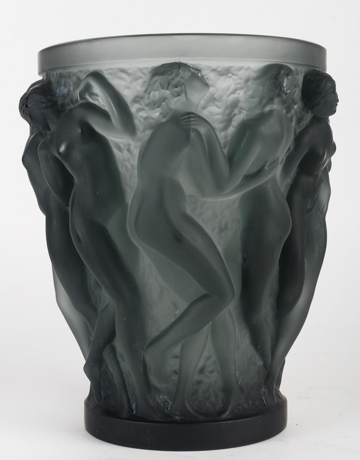 Français Lalique France, Vase Bacchantes Cristal gris