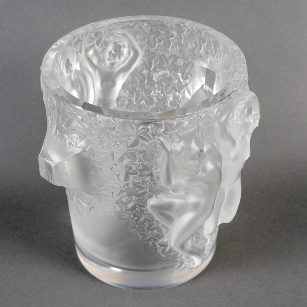 Stampato Lalique France - Vaso secchiello per ghiaccio Ganymede in cristallo smerigliato in vendita