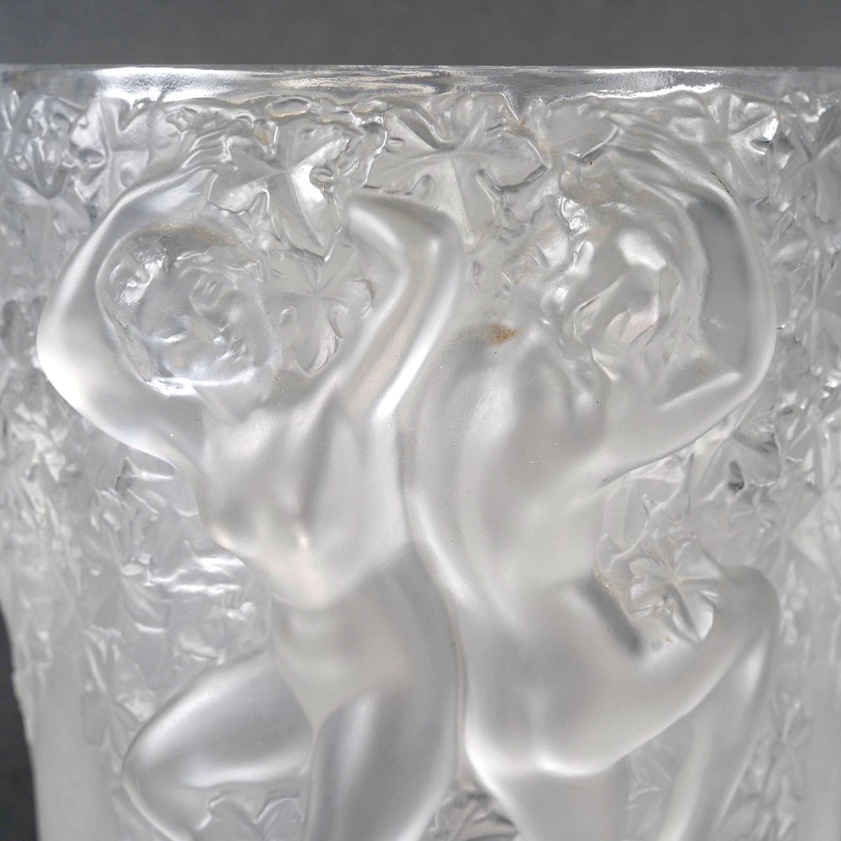 XXI secolo e contemporaneo Lalique France - Vaso secchiello per ghiaccio Ganymede in cristallo smerigliato in vendita