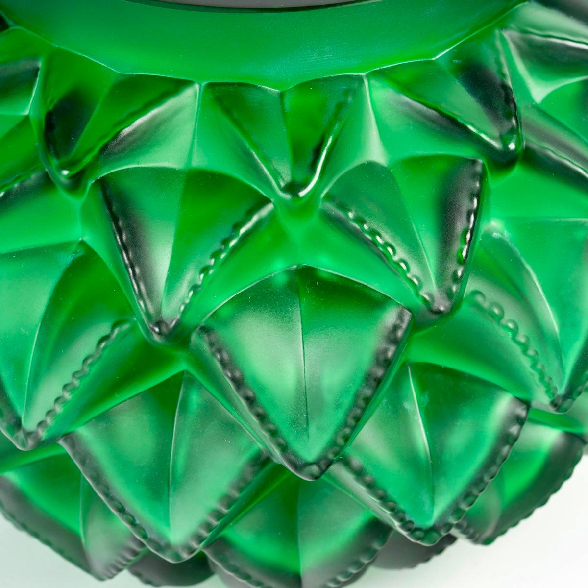 Art Deco Lalique France - Vase Languedoc Emerald Green Crystal - Cactus Leaves