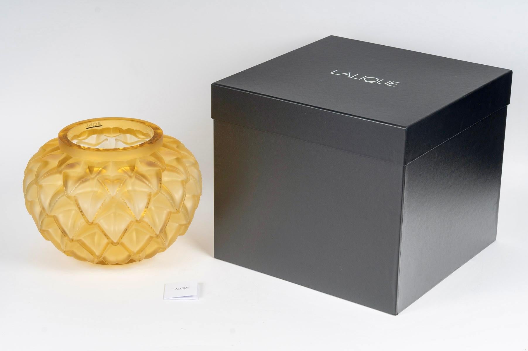 Early 20th Century Lalique France - Vase Languedoc Yellow Amber Crystal - Cactus Leaves For Sale