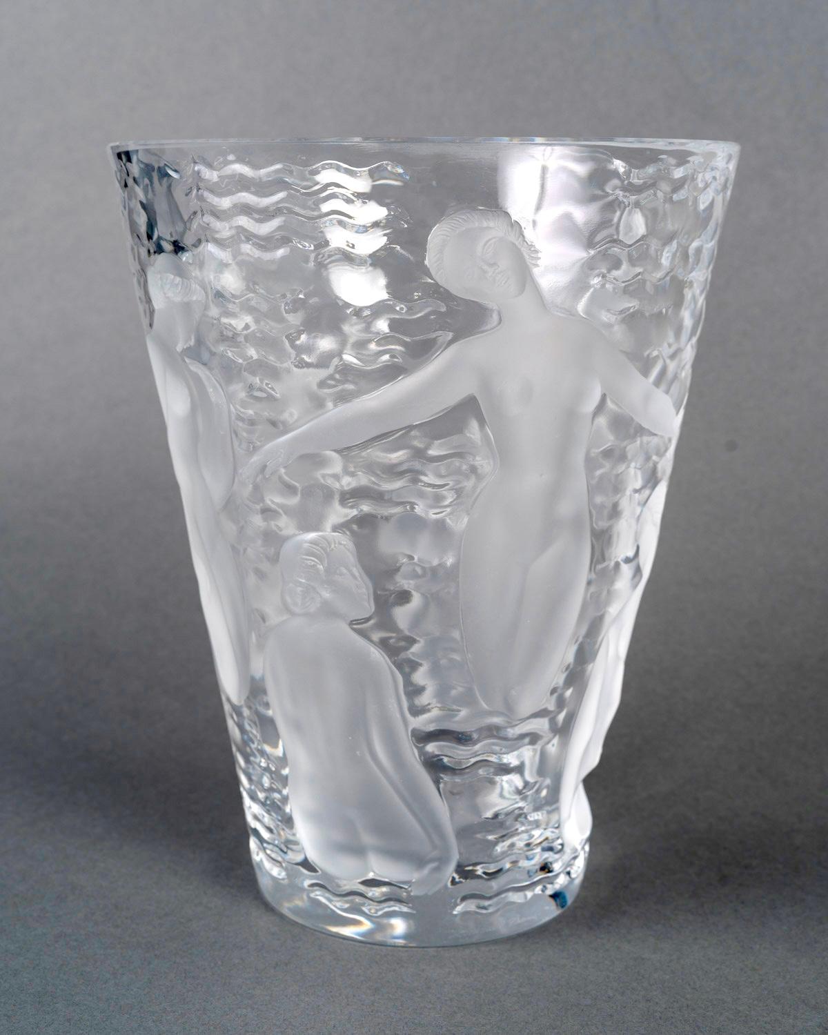 Lalique France - Vase Ondines Crystal Moldeado en venta