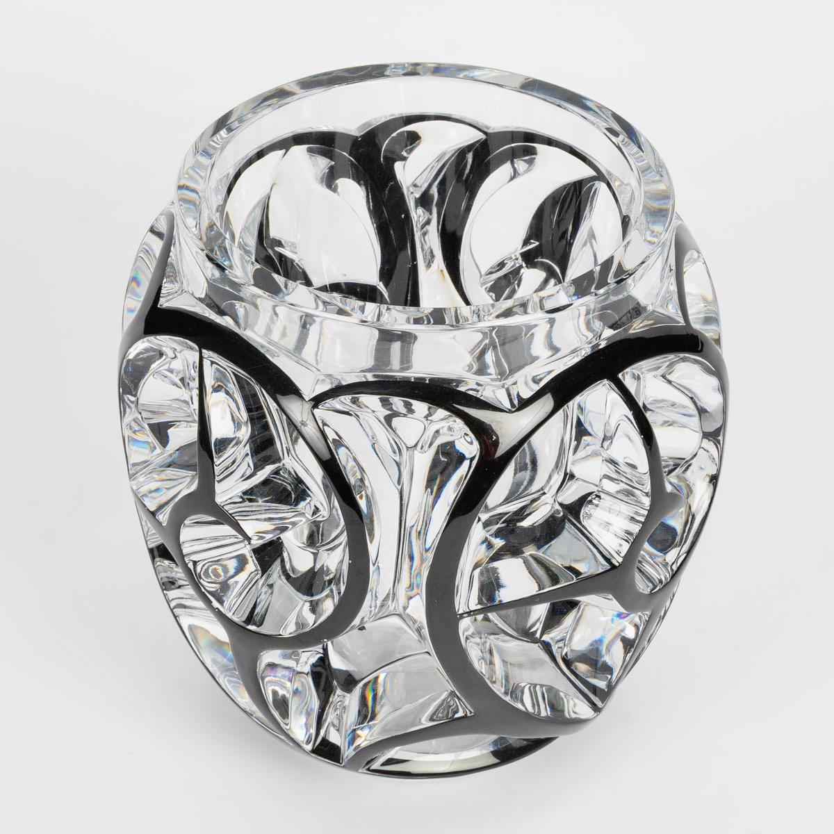 Art Déco Lalique France - Vase Tourbillons Scrolls Clear Crystal Black Enamel in vendita
