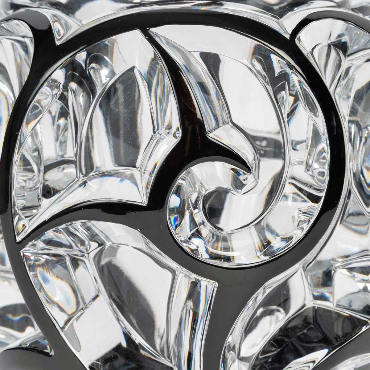 Lalique France - Vase Tourbillons Scrolls Clear Crystal Black Enamel In condizioni buone in vendita a Boulogne Billancourt, FR