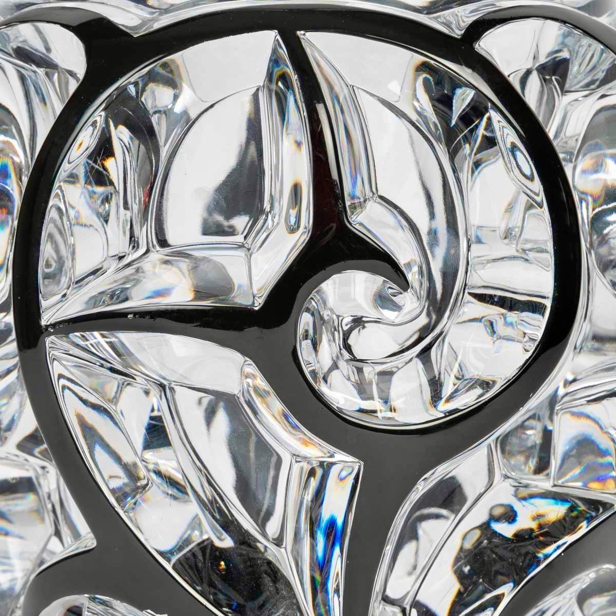 XXI secolo e contemporaneo Lalique France - Vase Tourbillons Scrolls Clear Crystal Black Enamel in vendita