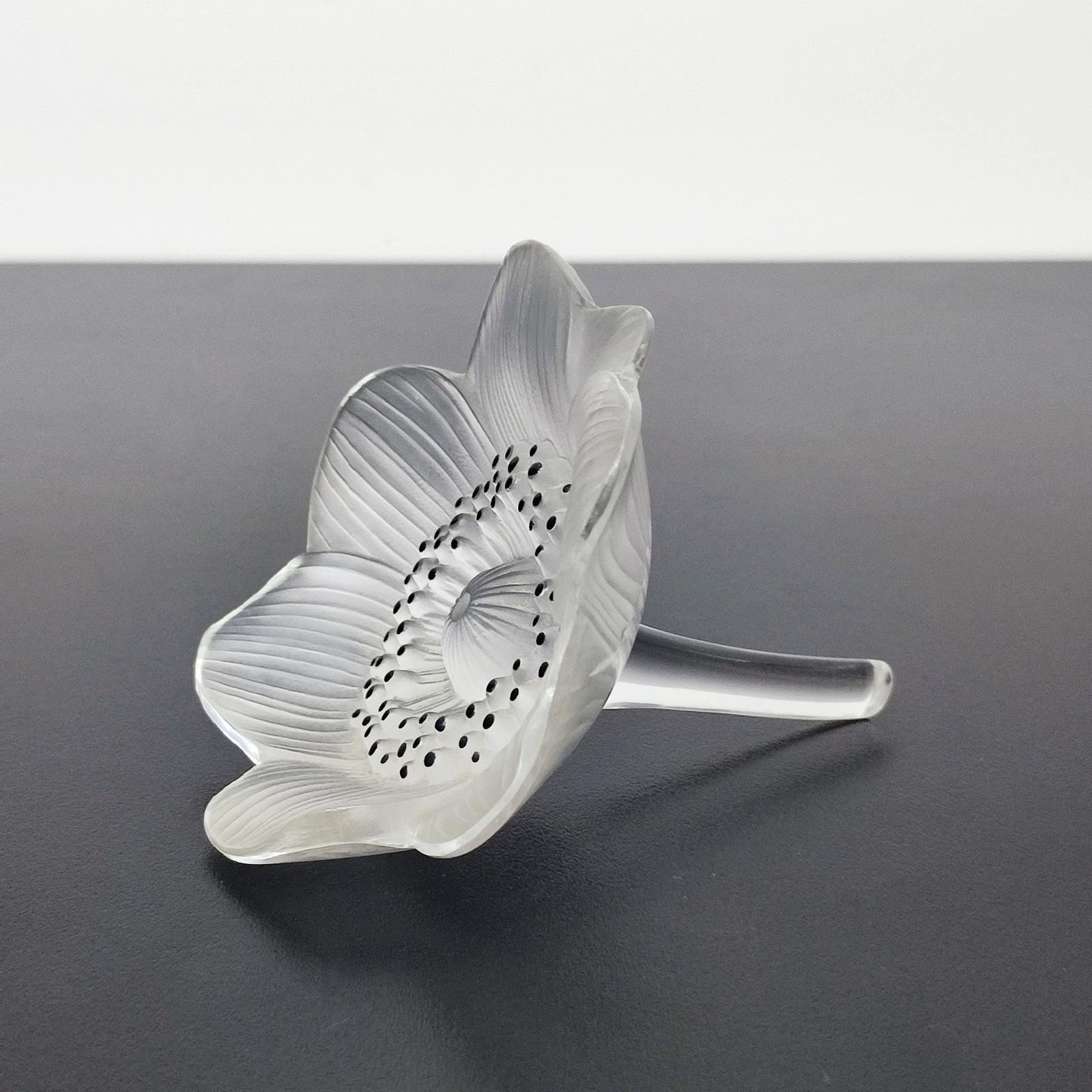 French Lalique France Vintage Anemone Flower Sculpture, Paperweight - FREE SHIPPING For Sale