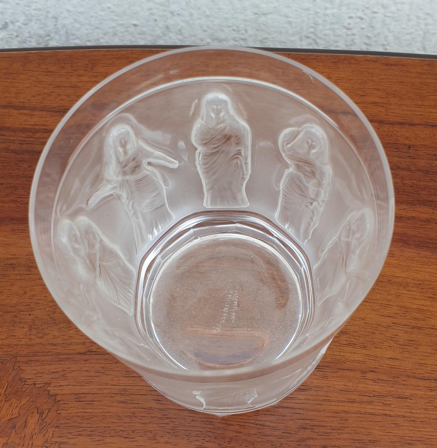 Lalique France, Whiskey Glass, Women In The Antique, 20th Century In Excellent Condition In MARSEILLE, FR