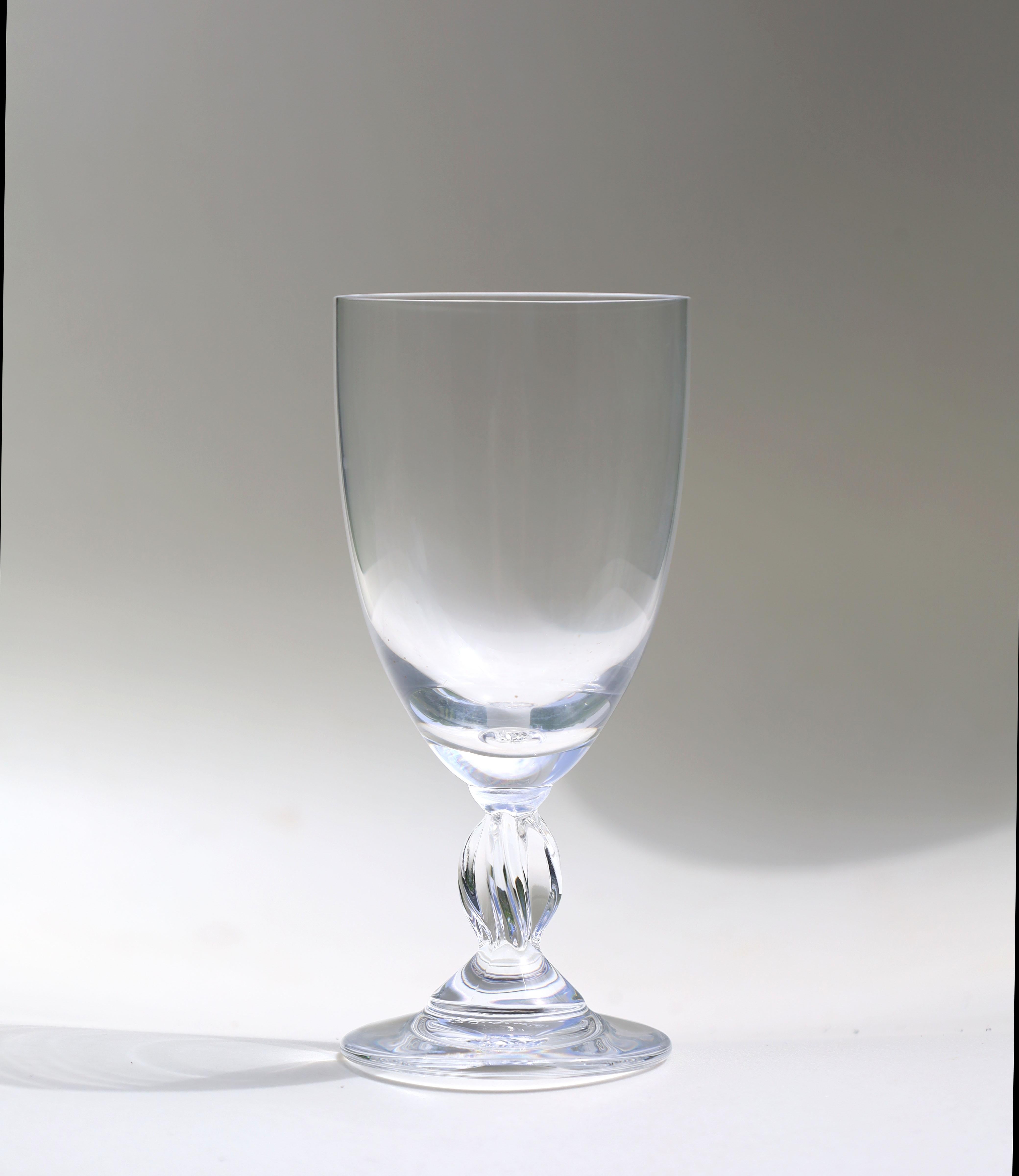  Very elegant set of Bordeaux Wine Glasses.
amazing condition, probably never used.
Made by the top quality  crystal manufacturer icon Lalique France.
Signed.