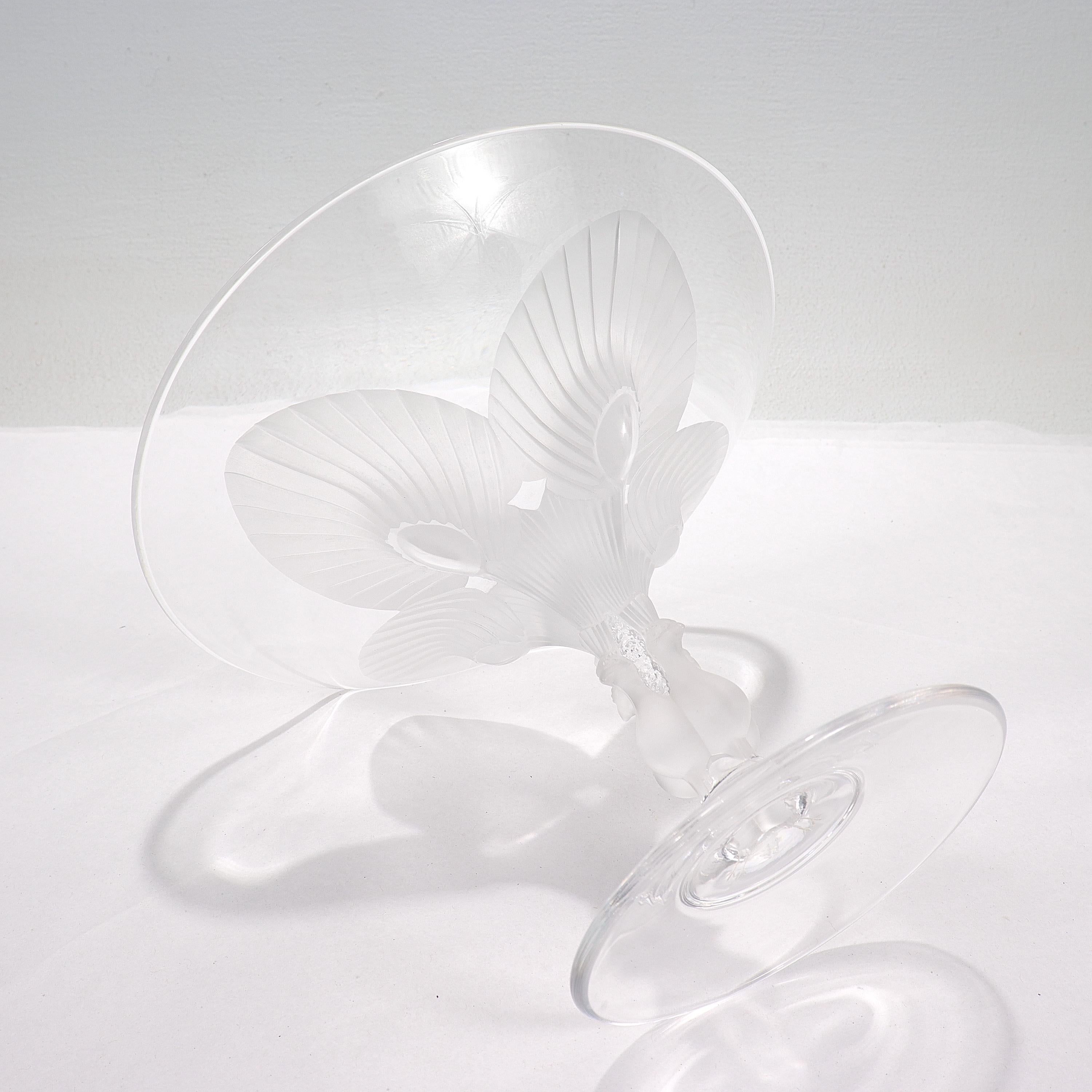 Compote o Tazza in vetro artistico francese Lalique con motivo Virginia e pavoni smerigliati in vendita 3