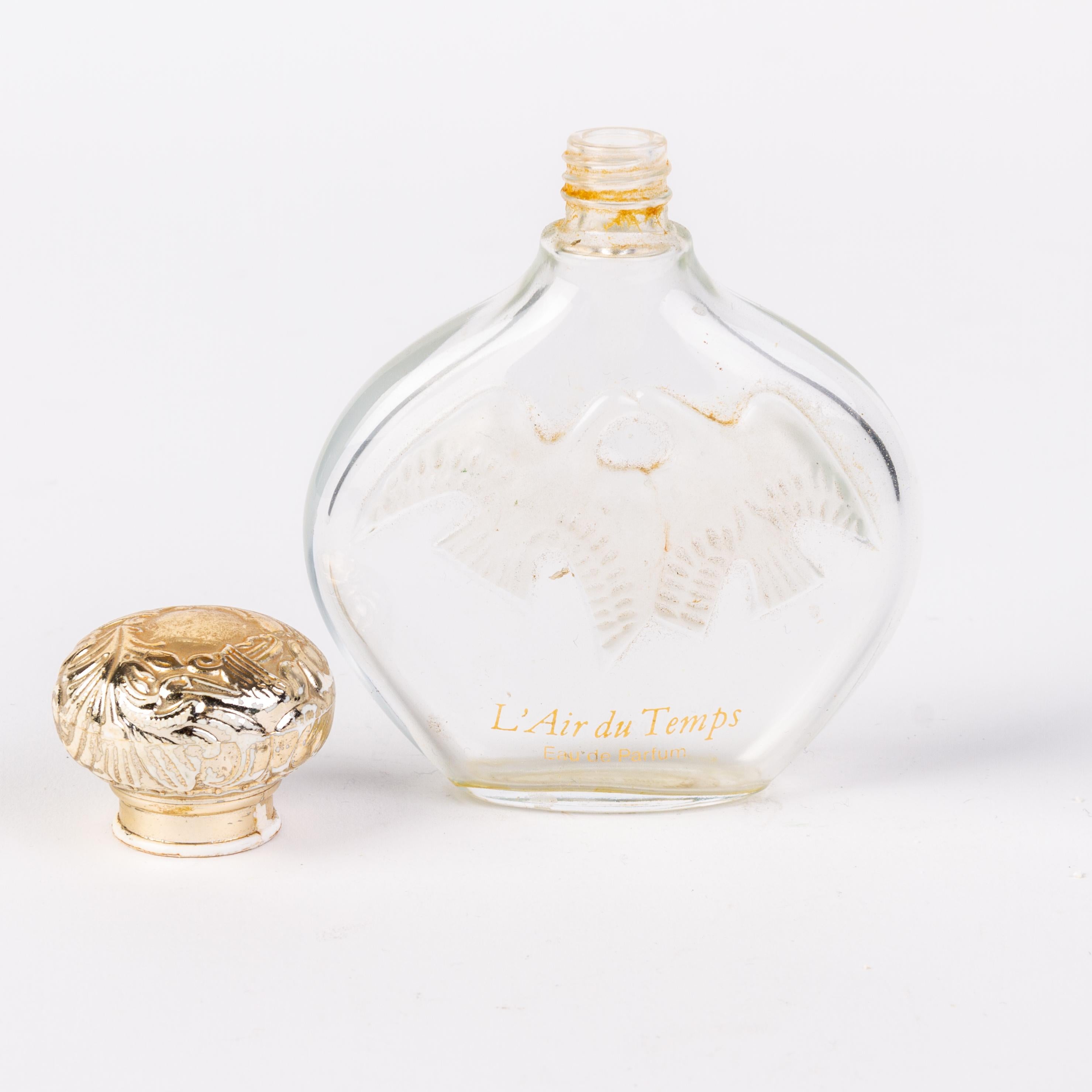 Lalique French Bas Relief Scent Perfume Bottle  For Sale 1