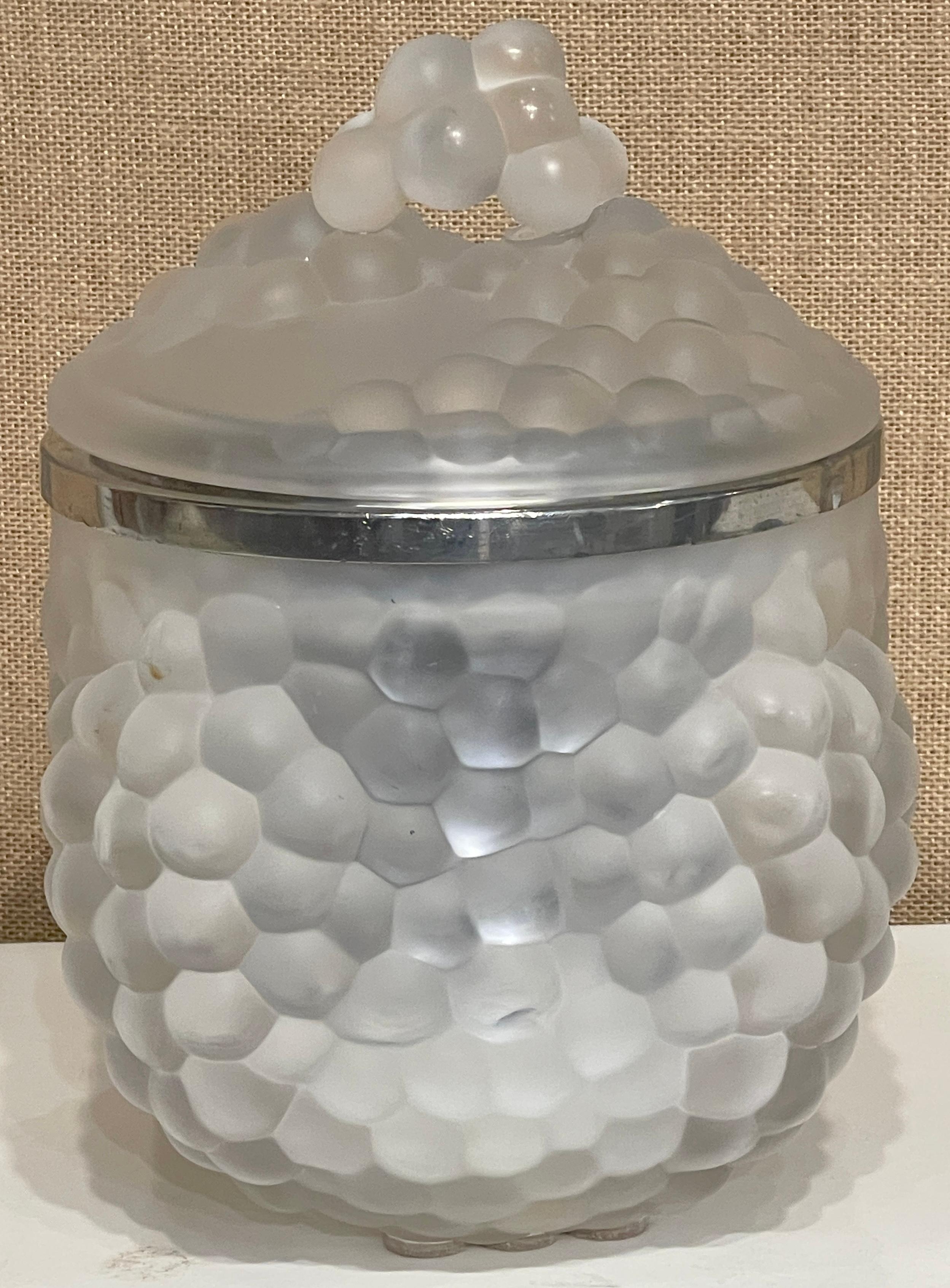Cubitera de cristal francés Lalique con motivo 