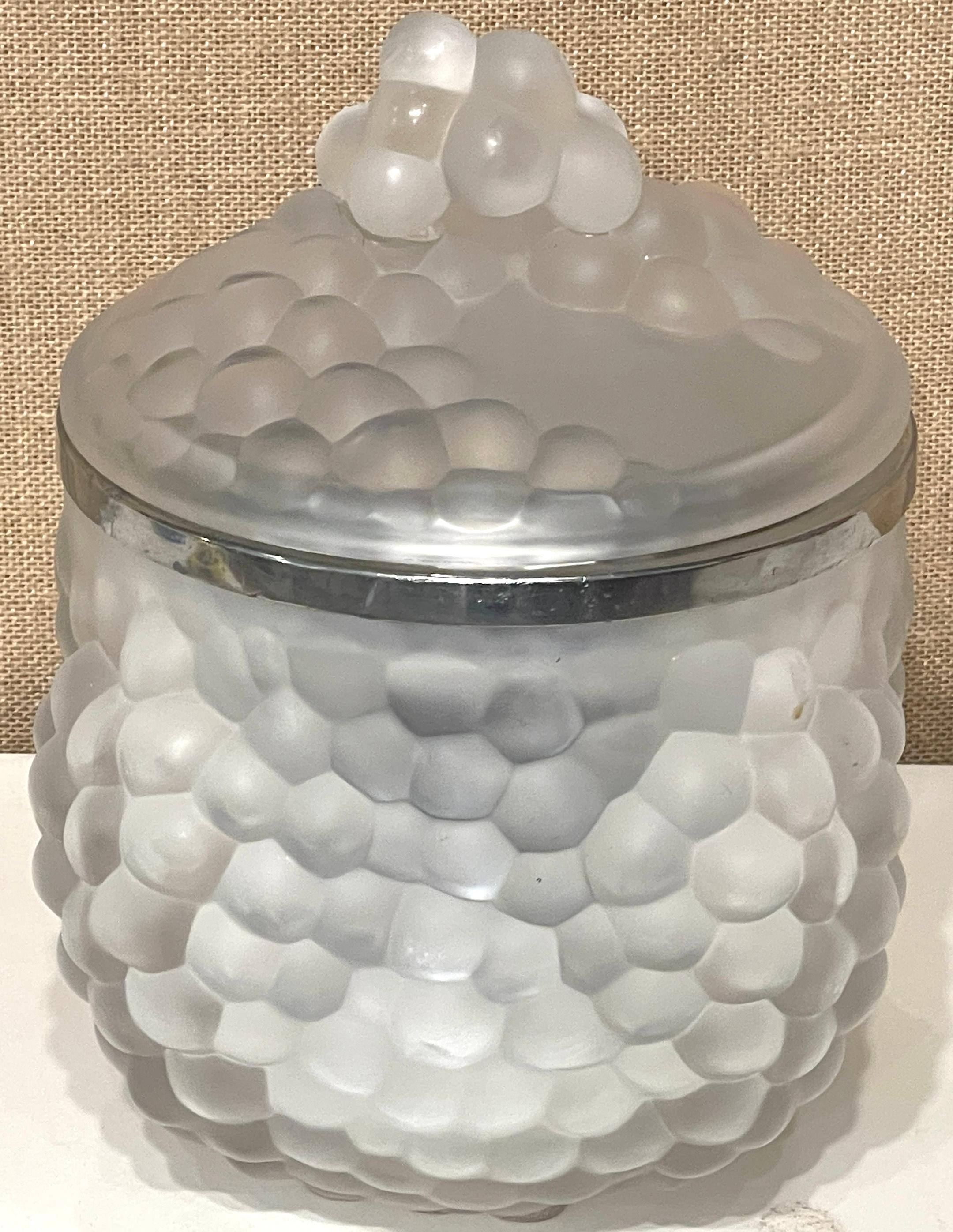Cubitera de cristal francés Lalique con motivo 