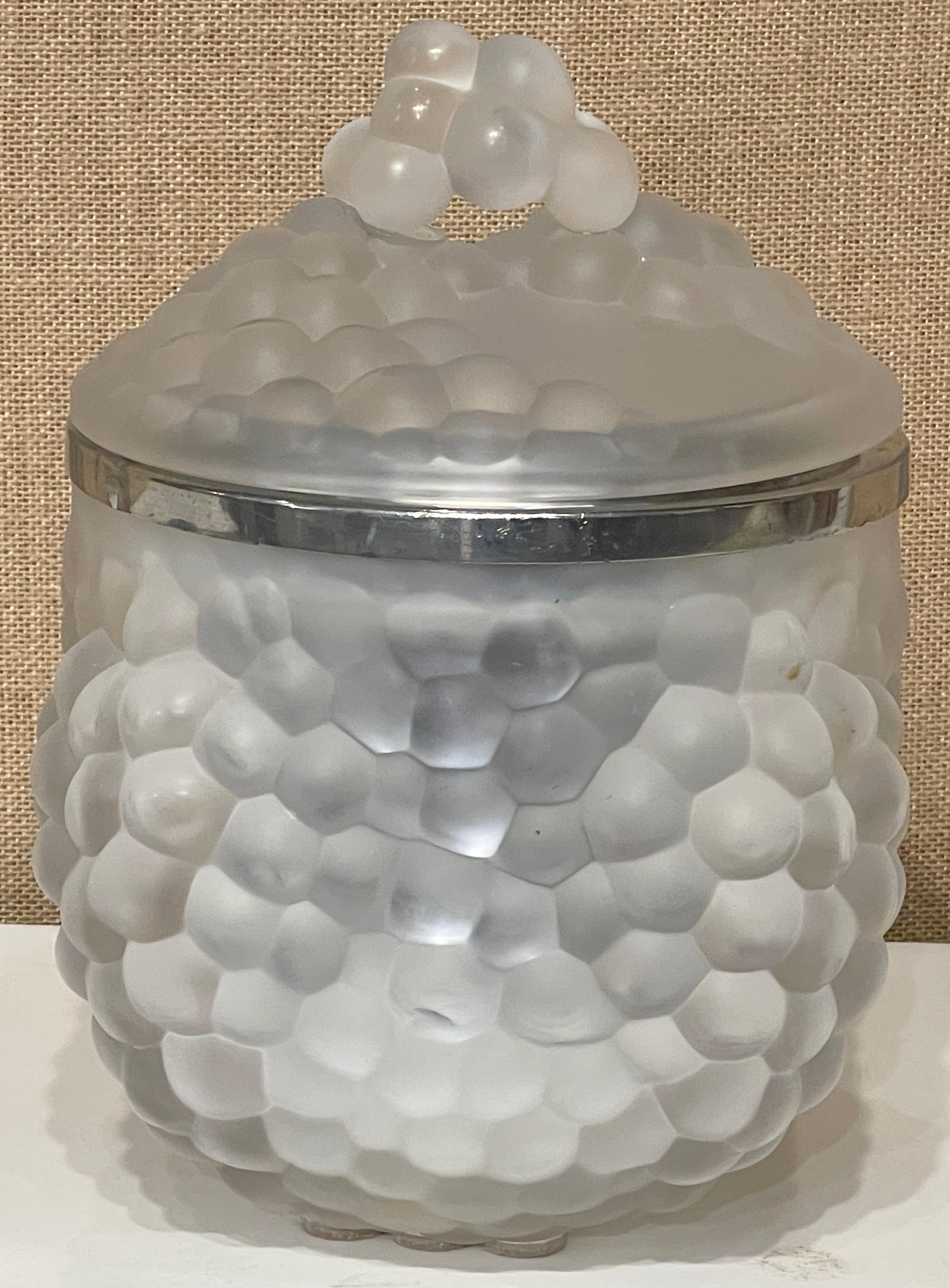 Cubitera de cristal francés Lalique con motivo 