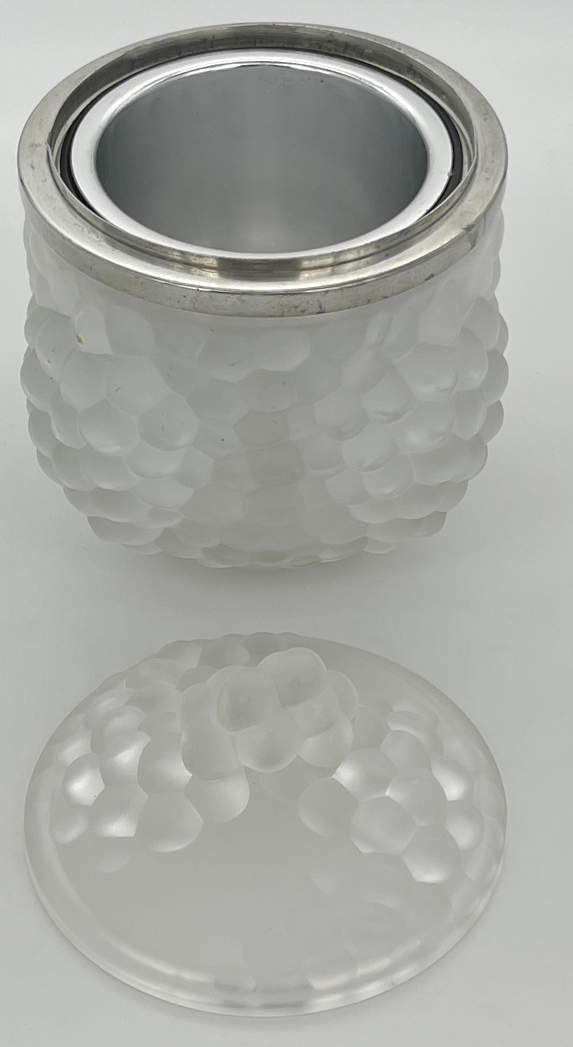 Cubitera de cristal francés Lalique con motivo 