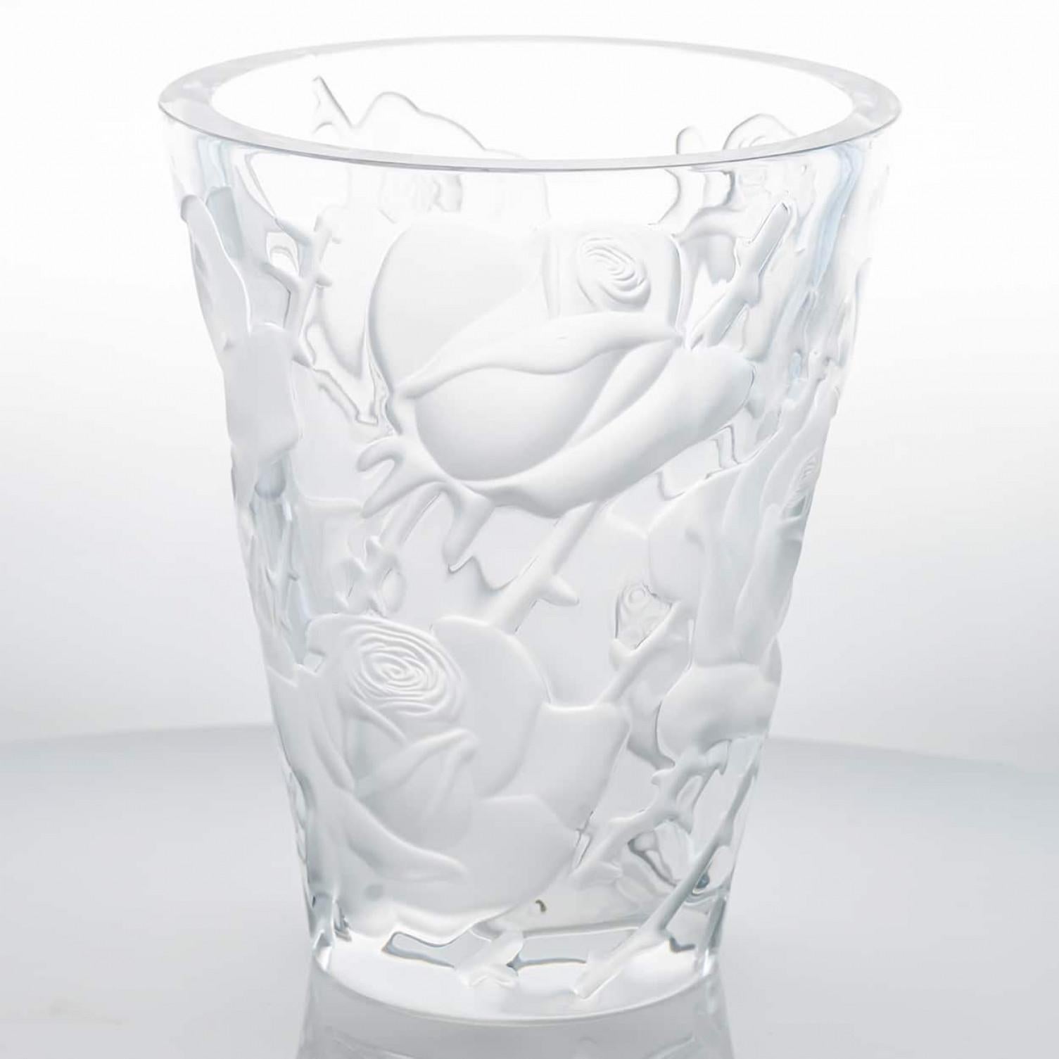 Vaso di cristallo smerigliato Ispahan Rose di Lalique, Francia In condizioni buone in vendita a Rijssen, NL