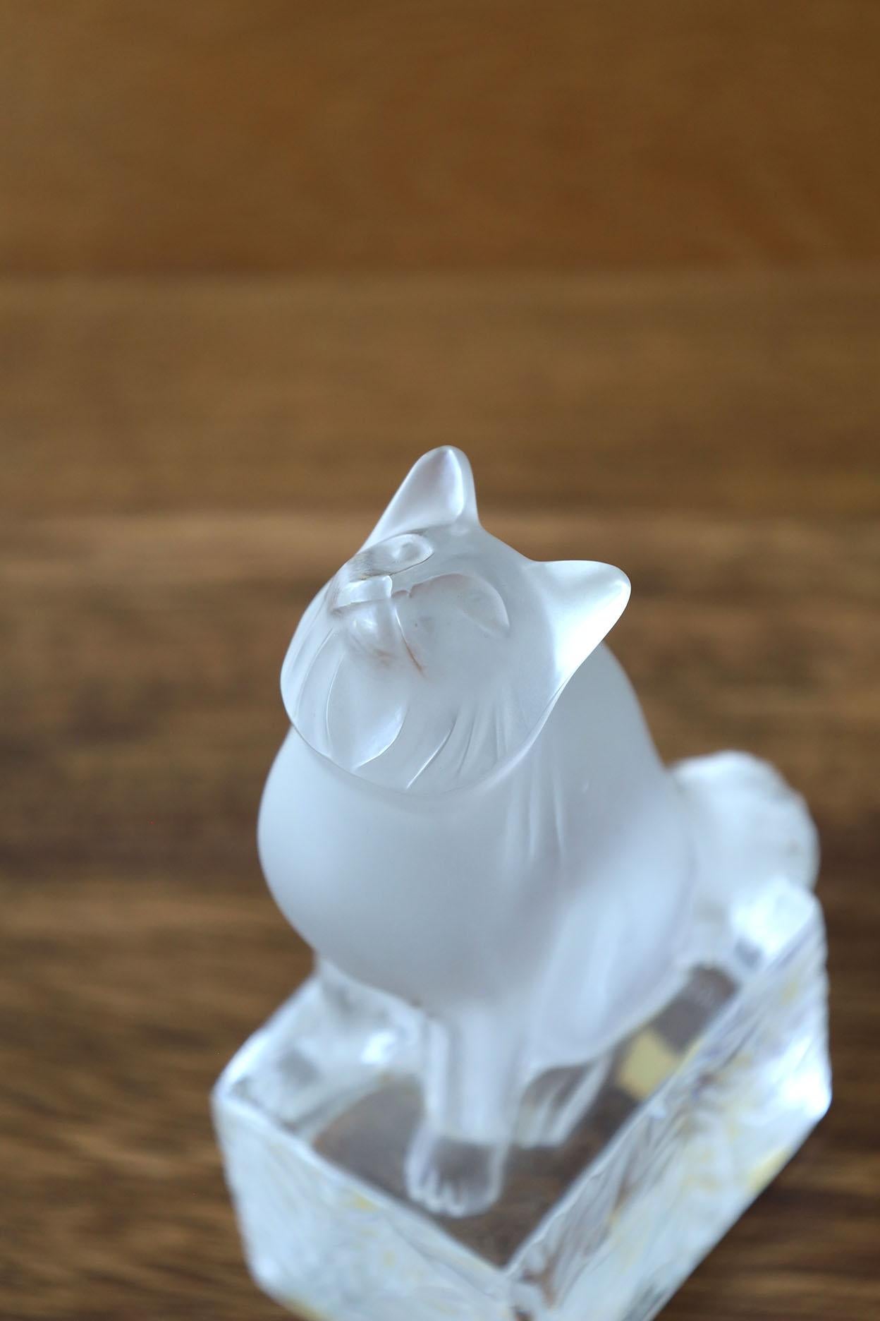 Lalique Frosted Crystal Sitting Cat Figurine Signed. For Sale 5