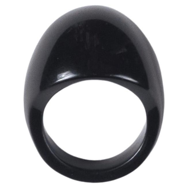 Lalique Gourmande Bague en verre cabochon noir Taille 5.5 en vente